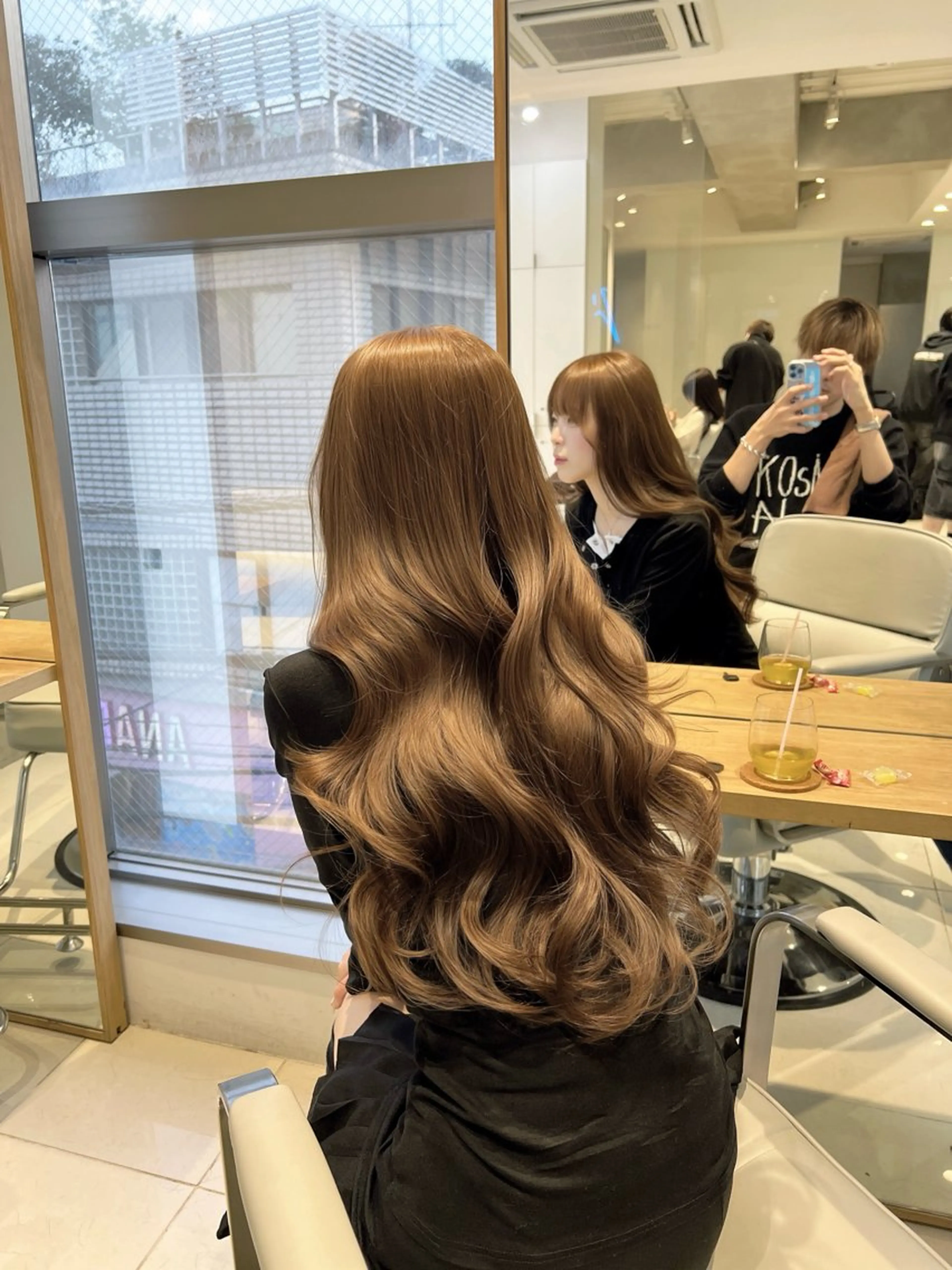 ミディアム カラー カット ヘアカラー トリートメント ヘアセット 🫧艶ダブルカラー ブリーチ🫧トモヤのヘアスタイル