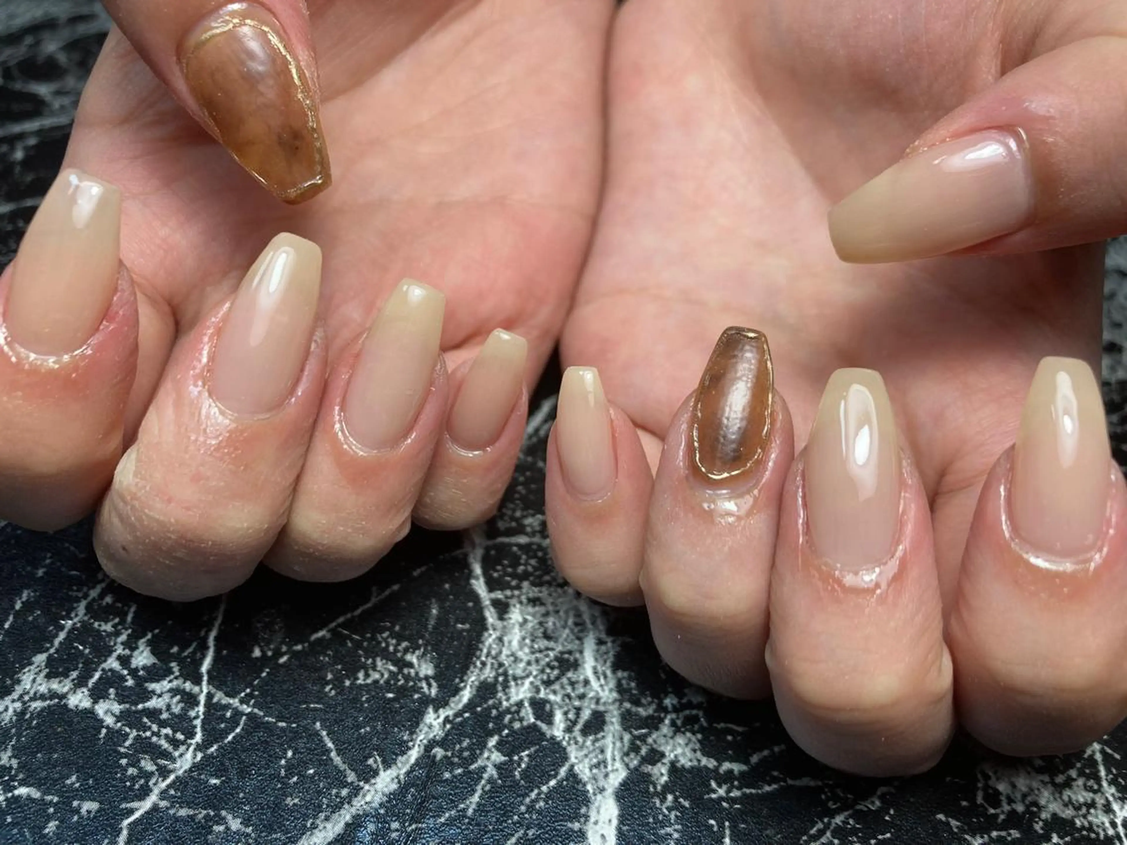 セミロング ネイル ハンドネイル フットネイル ✴︎ Delightのネイルデザイン