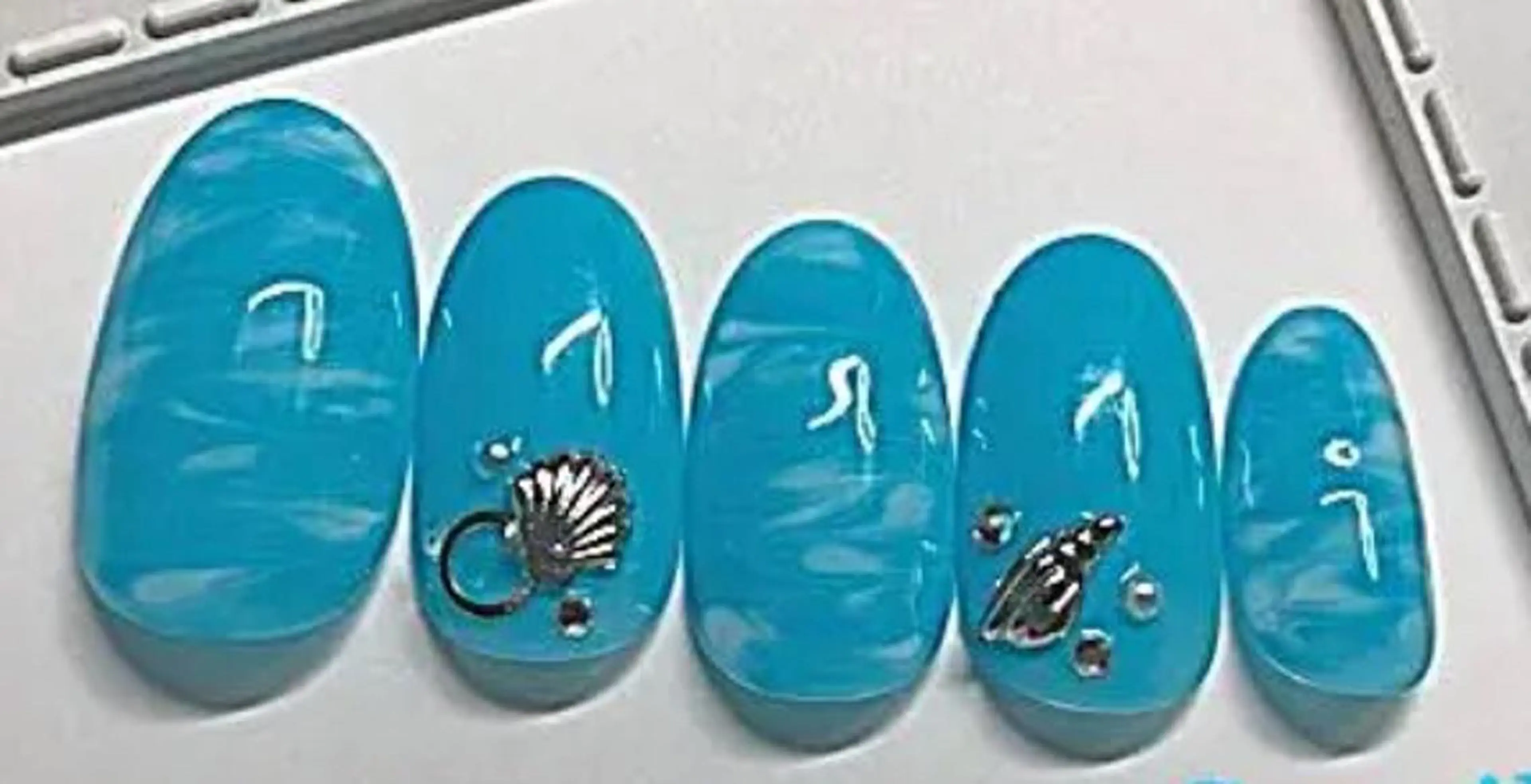 ネイル ハンドネイル ゲン レイカのネイルデザイン