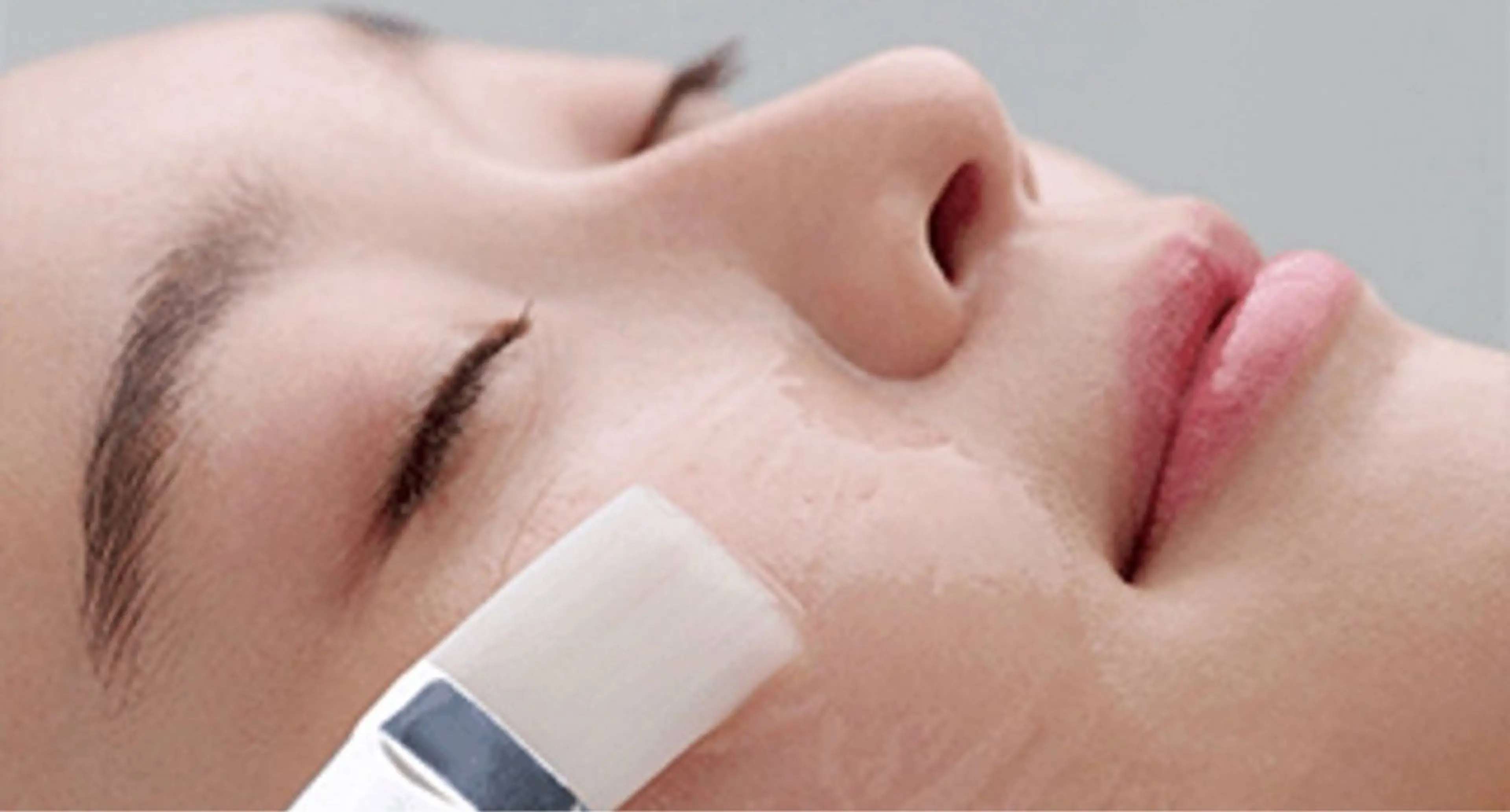 肌分析（60分）＋フェイシャルマッサージ＋ソフトピーリング（30分）の写真