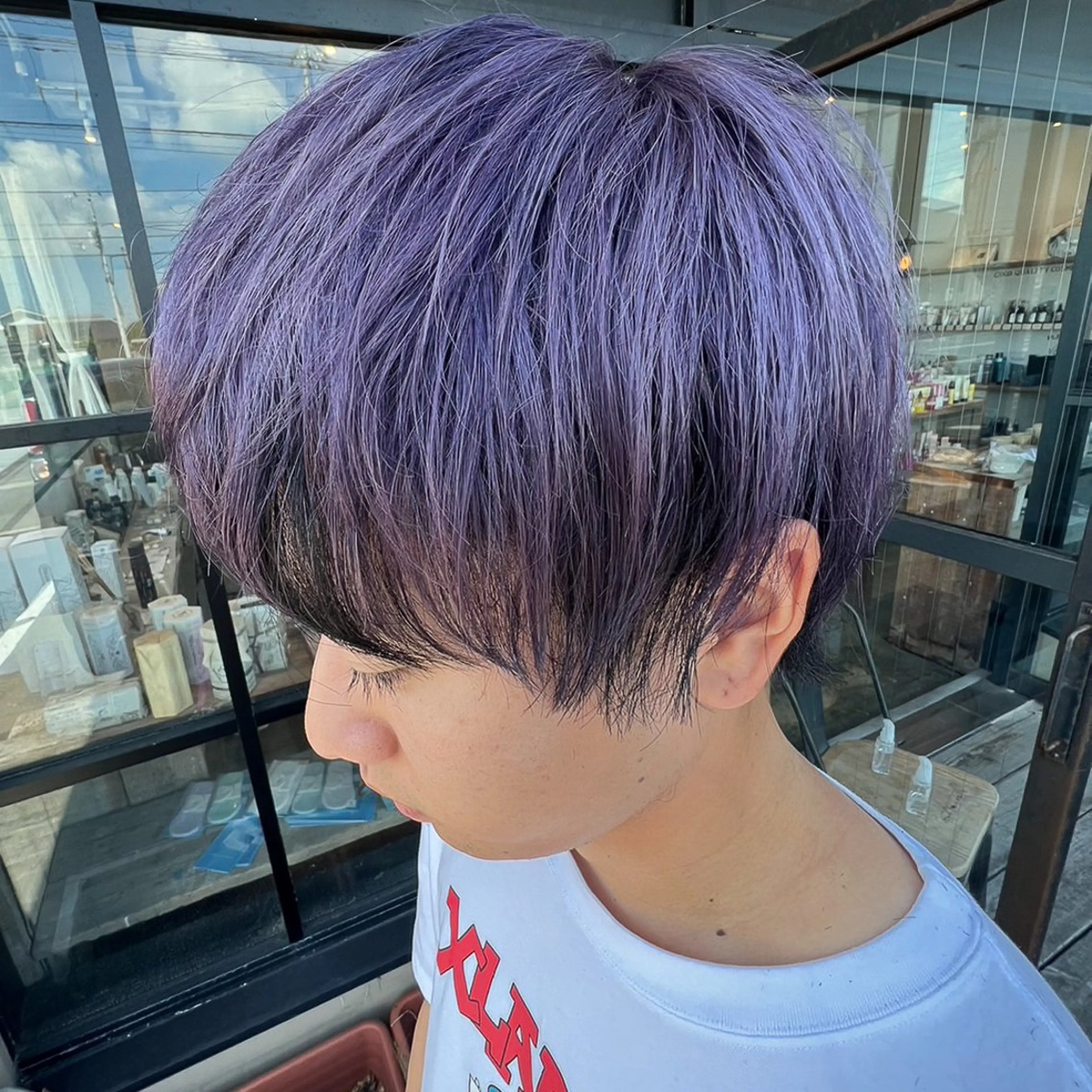 ショート カラー メンズ メンズブリーチ メンズハイトーン アッシュ ミストバング ブリーチ カット ヘアカラー トリートメント 岸下 理緒のヘアスタイル