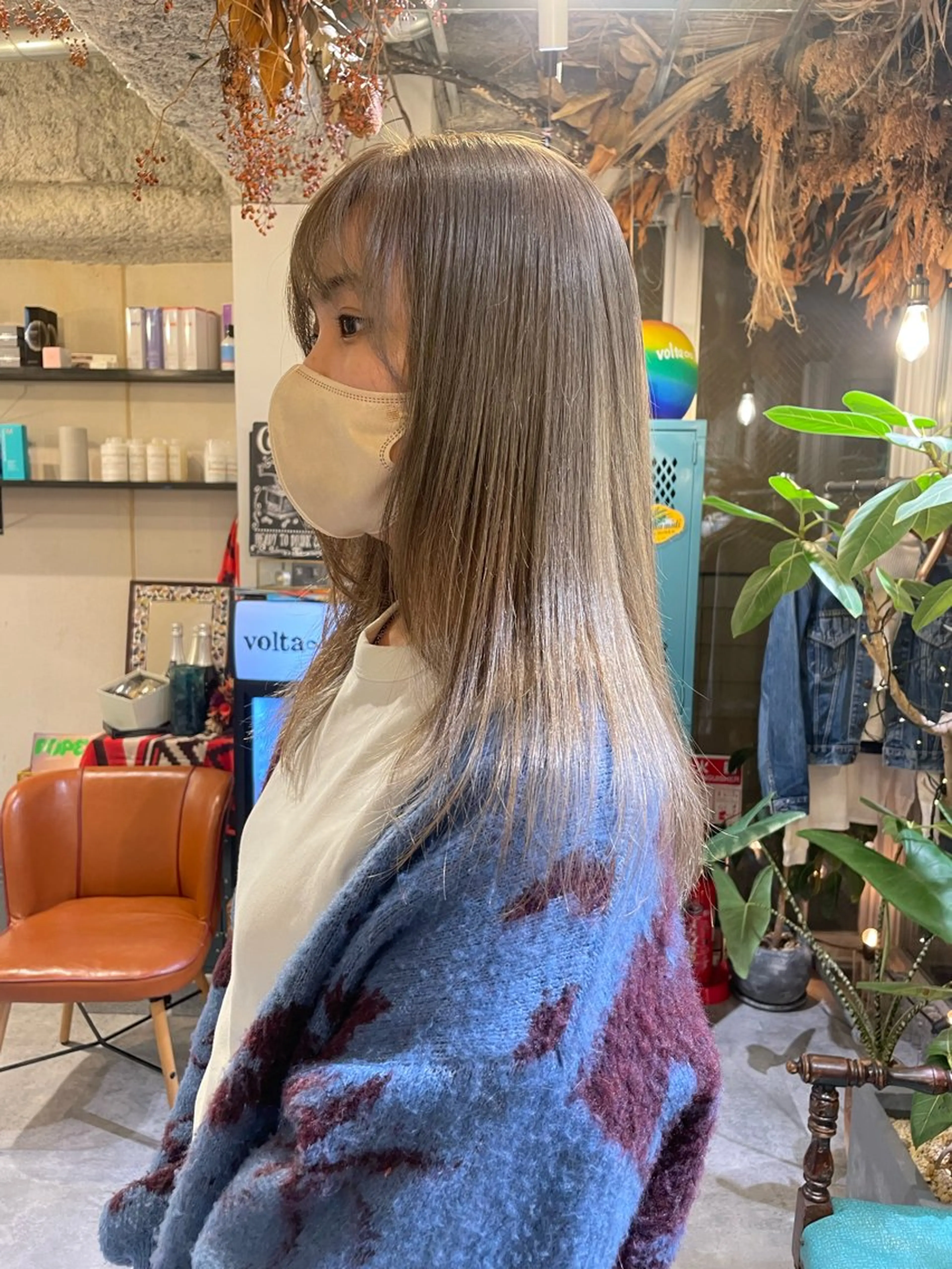 ロング カラー グレージュ カット ヘアカラー トリートメント 狩野 羅夢のヘアスタイル