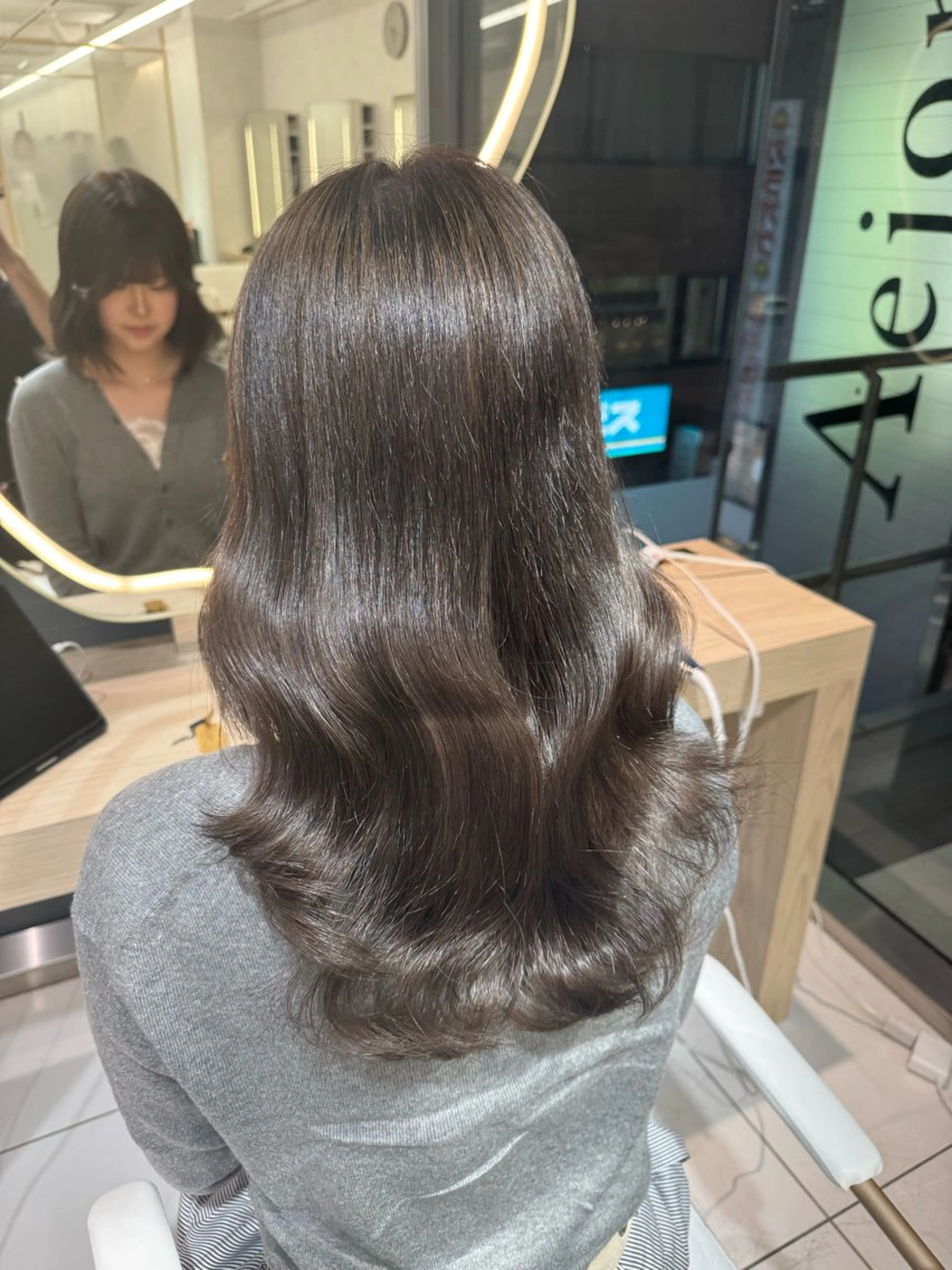 セミロング カラー 韓国レイヤー/ 顔まわり/西野和裕のヘアスタイル