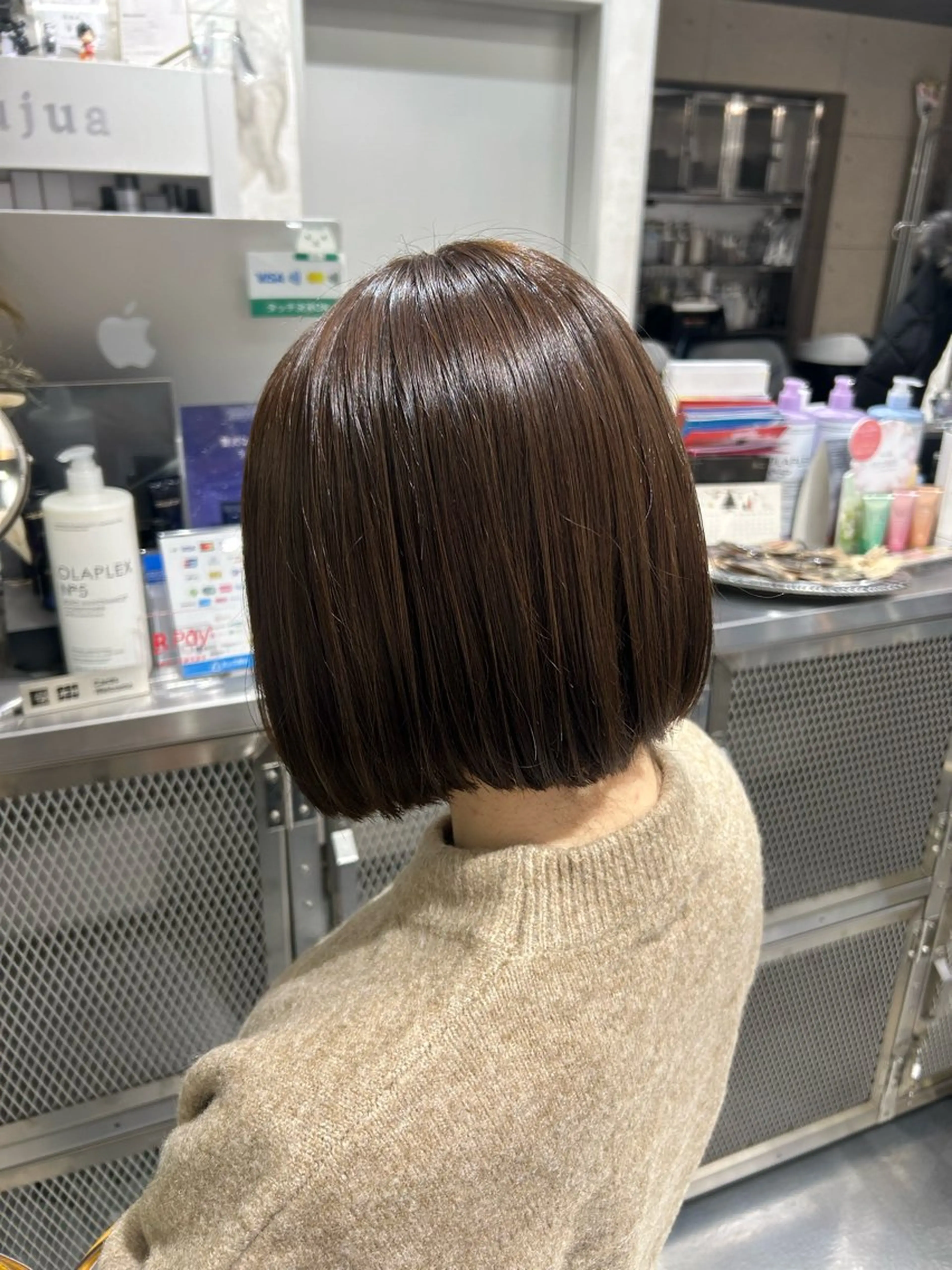 ショート ボブ あやめ🪽 オリーブ/ハイトーンのヘアスタイル