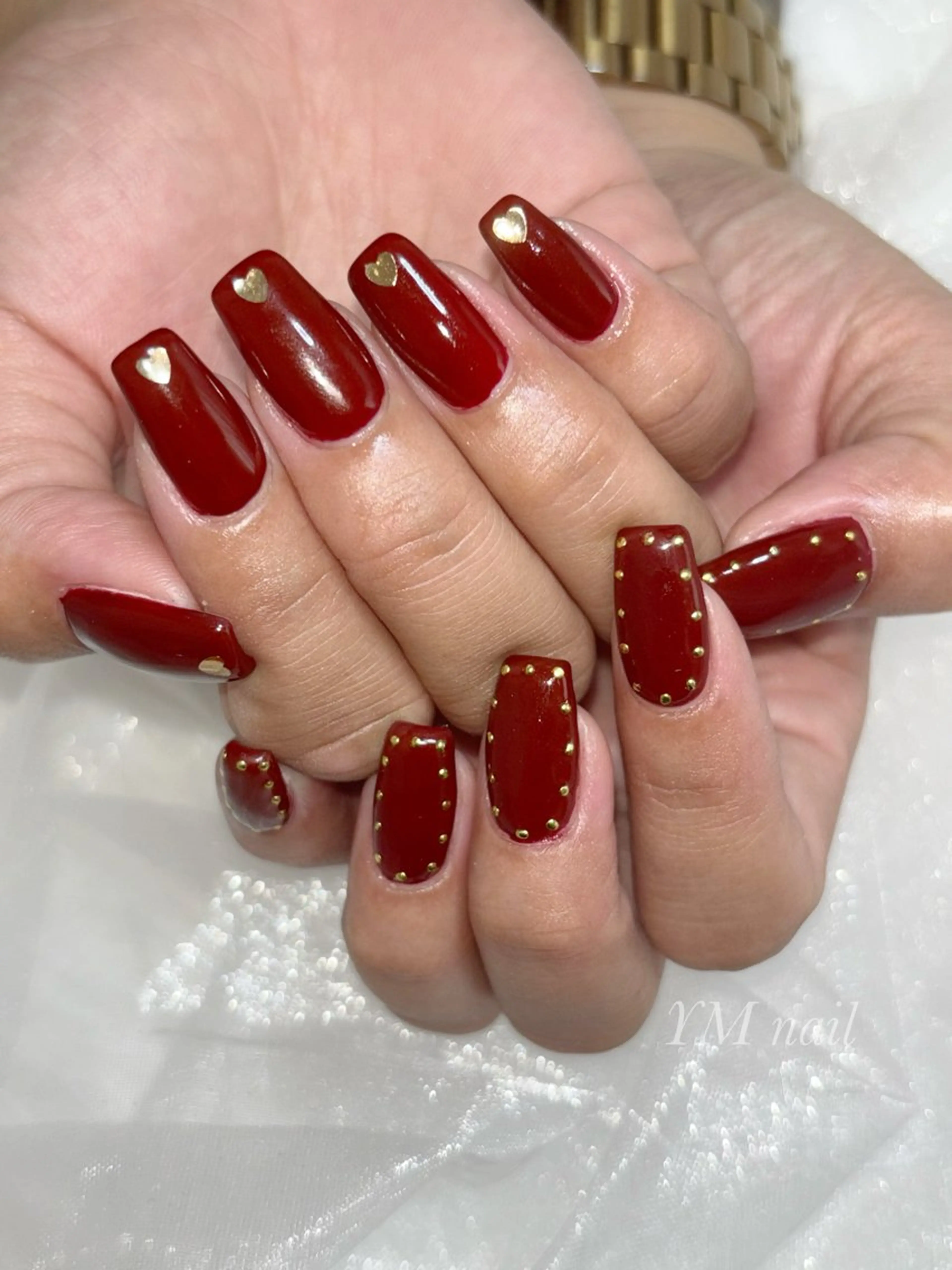 ネイル ボルドー ジェルネイル ゴールド ハート 韓国ネイル YM nailのネイルデザイン
