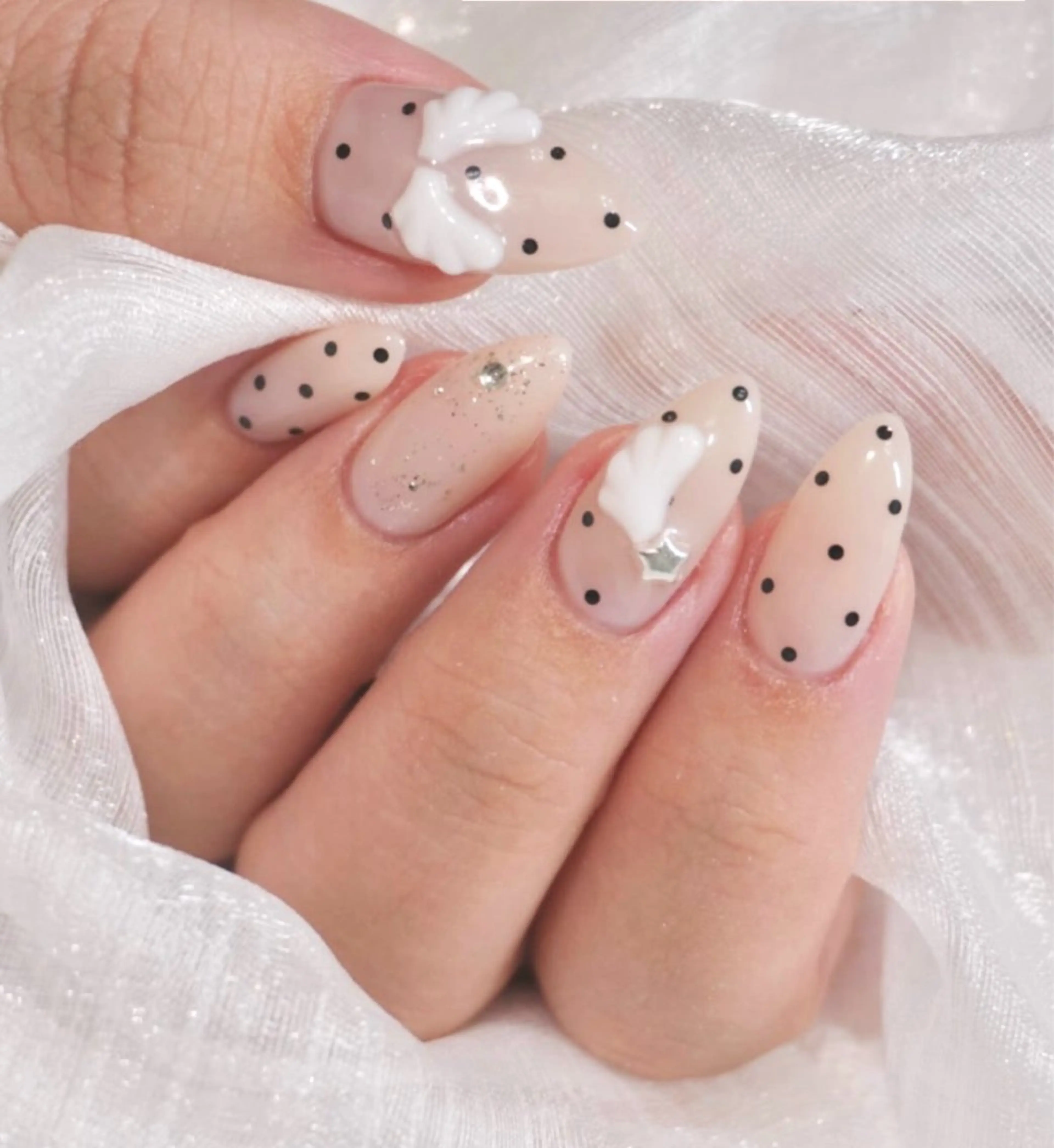 ネイル アートネイル フレンチネイル ジェルネイル ガラスフレンチ パラジェル フットネイル Queeens nailのネイルデザイン