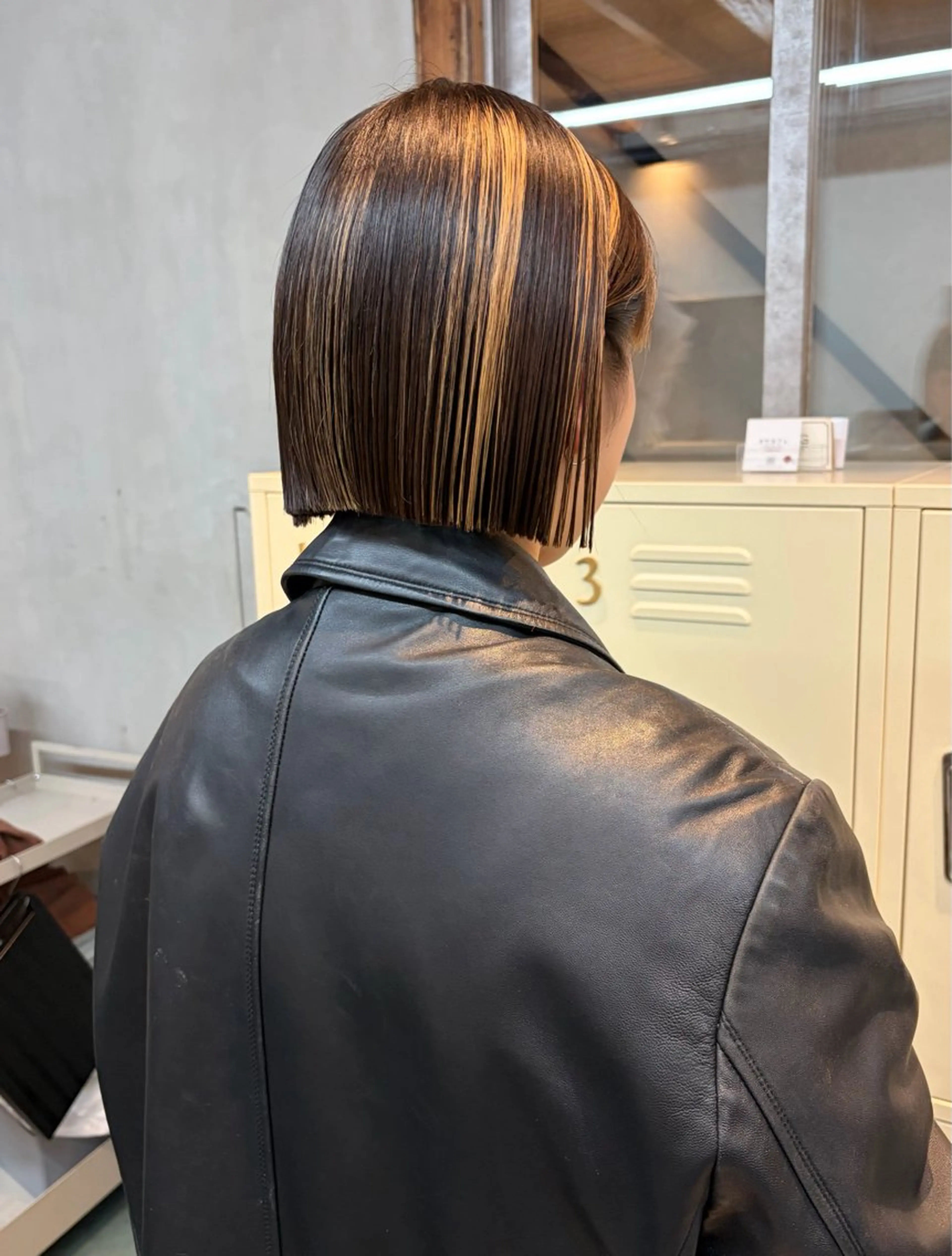 ショート ボブ カット ヘアカラー 三浦 ふたばのヘアスタイル