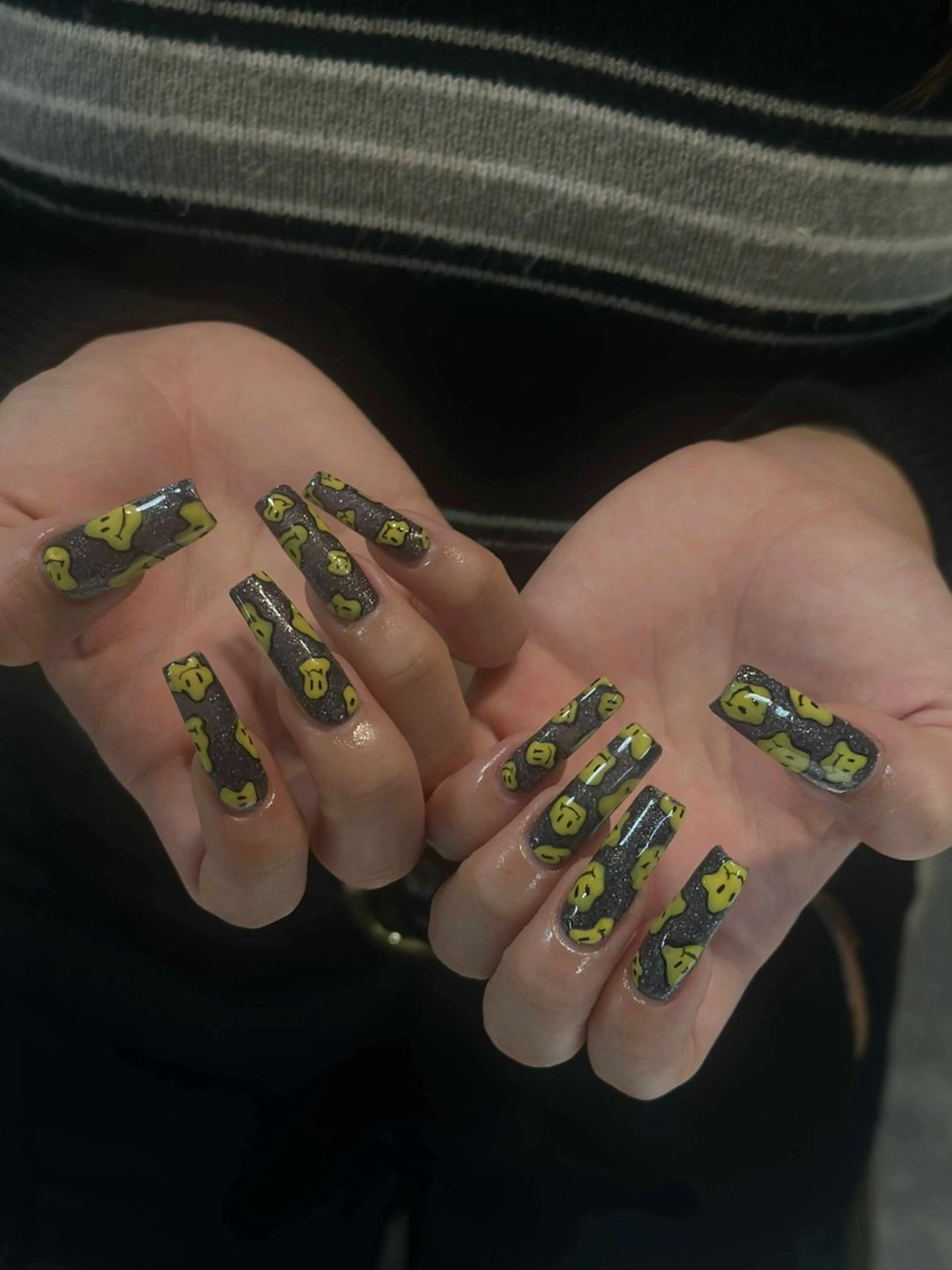 ネイル ボルドー ブラウン チークネイル ドット フットネイル Julli NailStudioのネイルデザイン