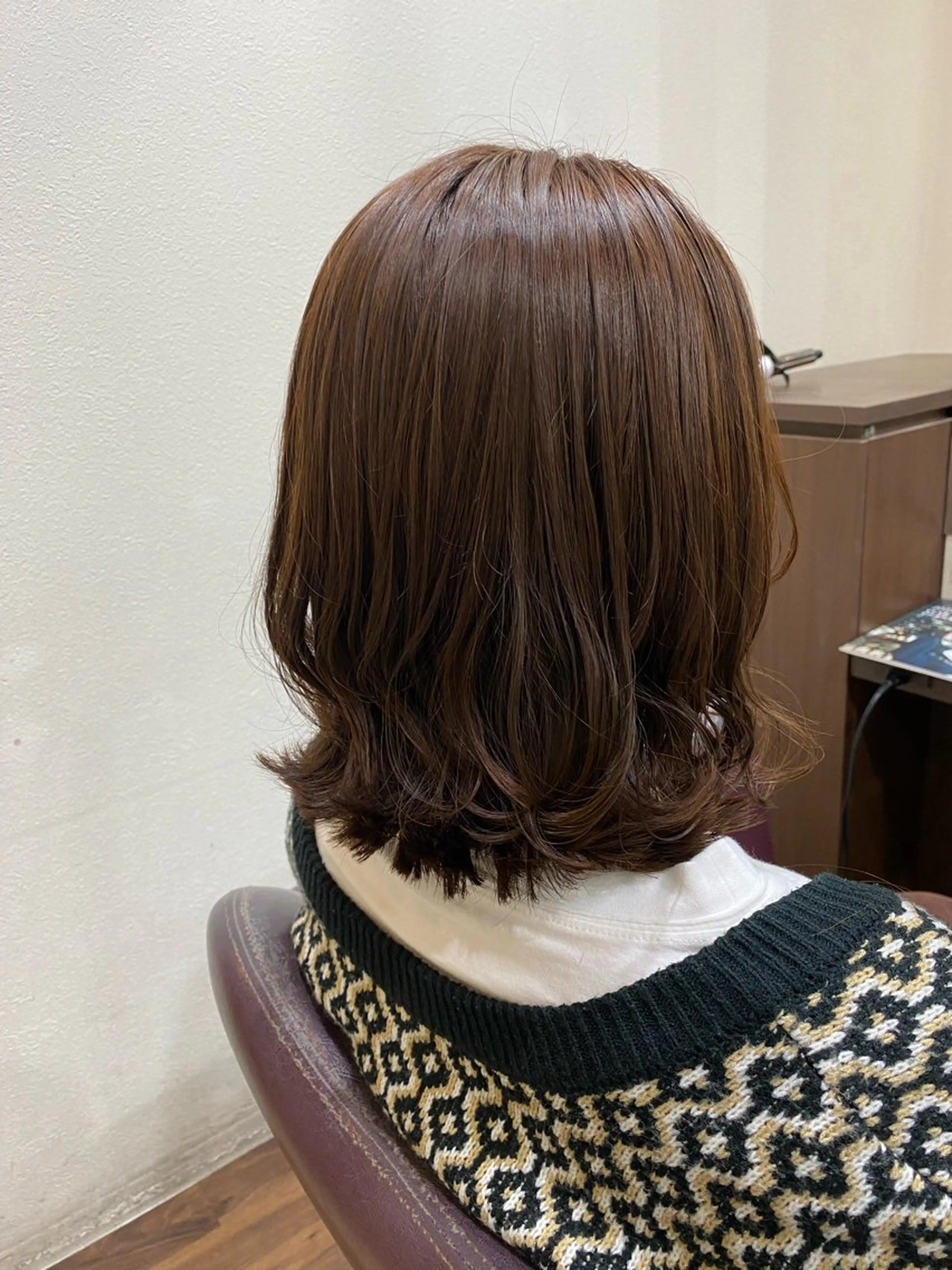 ミディアム カラー ミディアムレイヤー ブラウンカラー レイヤーカット 外ハネヘア 仲井 充のヘアスタイル