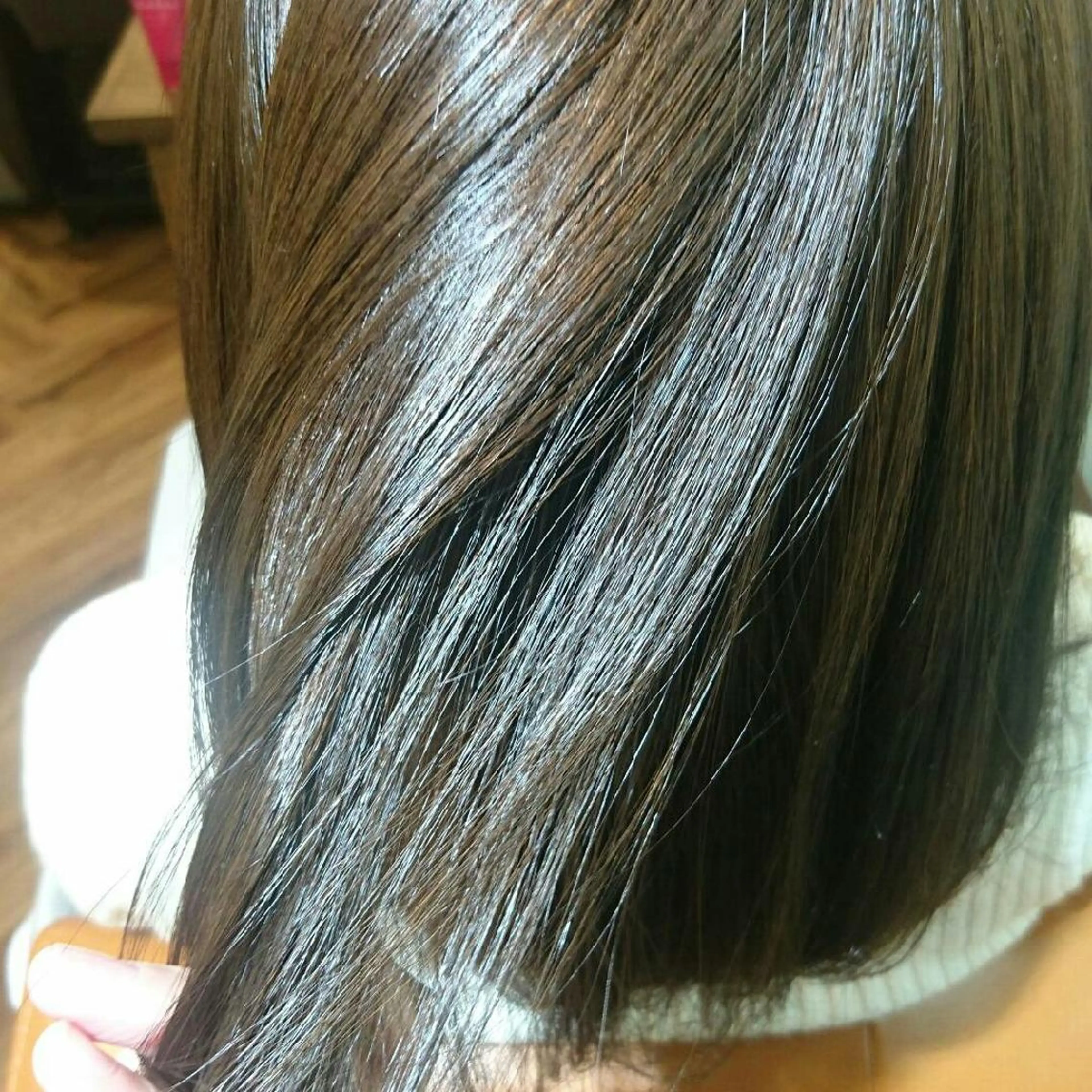 セミロング スミダ モモコのヘアスタイル