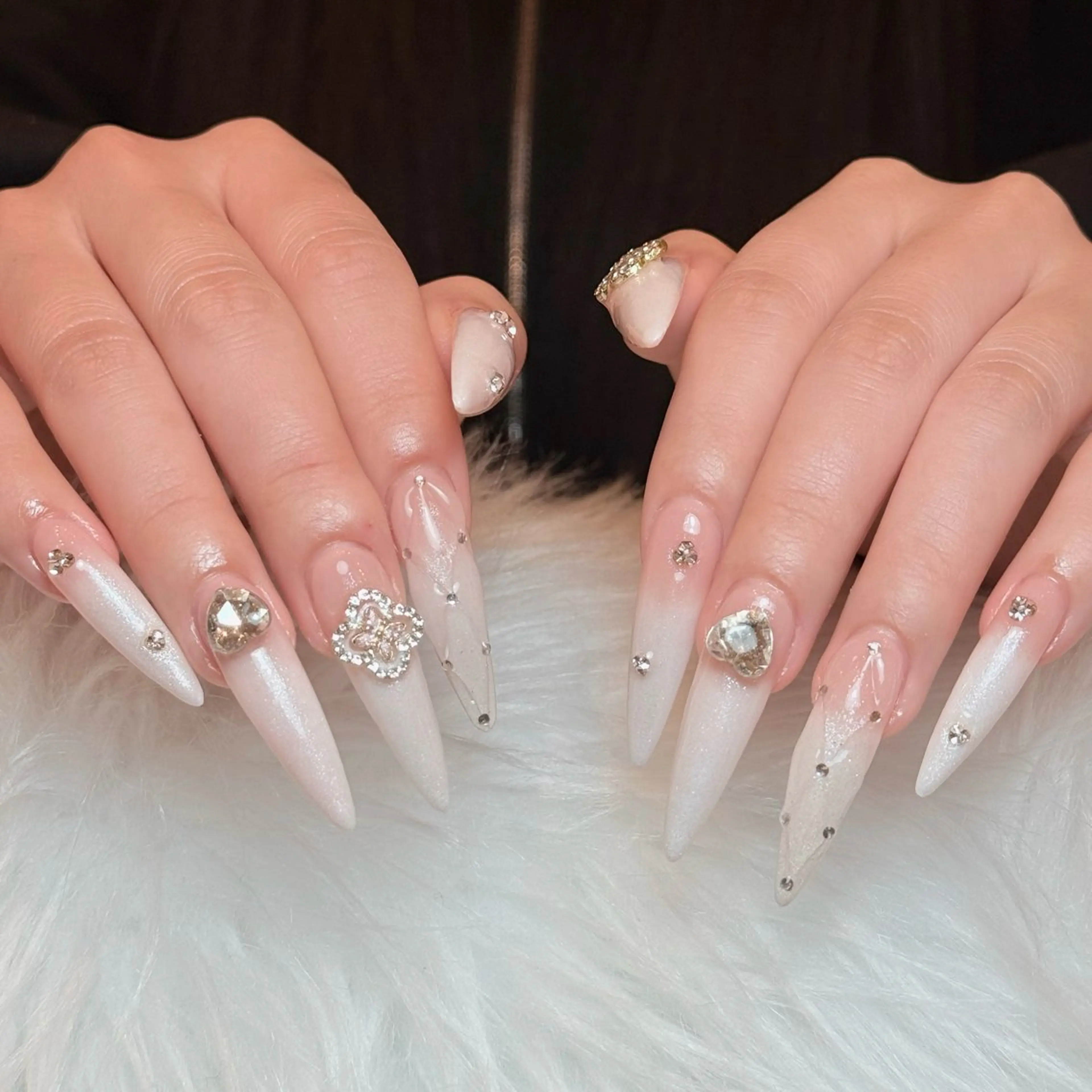 ネイル チークネイル ドット フレンチネイル グラデーション ハート ハンドネイル ハンドケア Nihonthy Nail 新宿所属・Nihonthy Nail 新宿のネイルデザイン