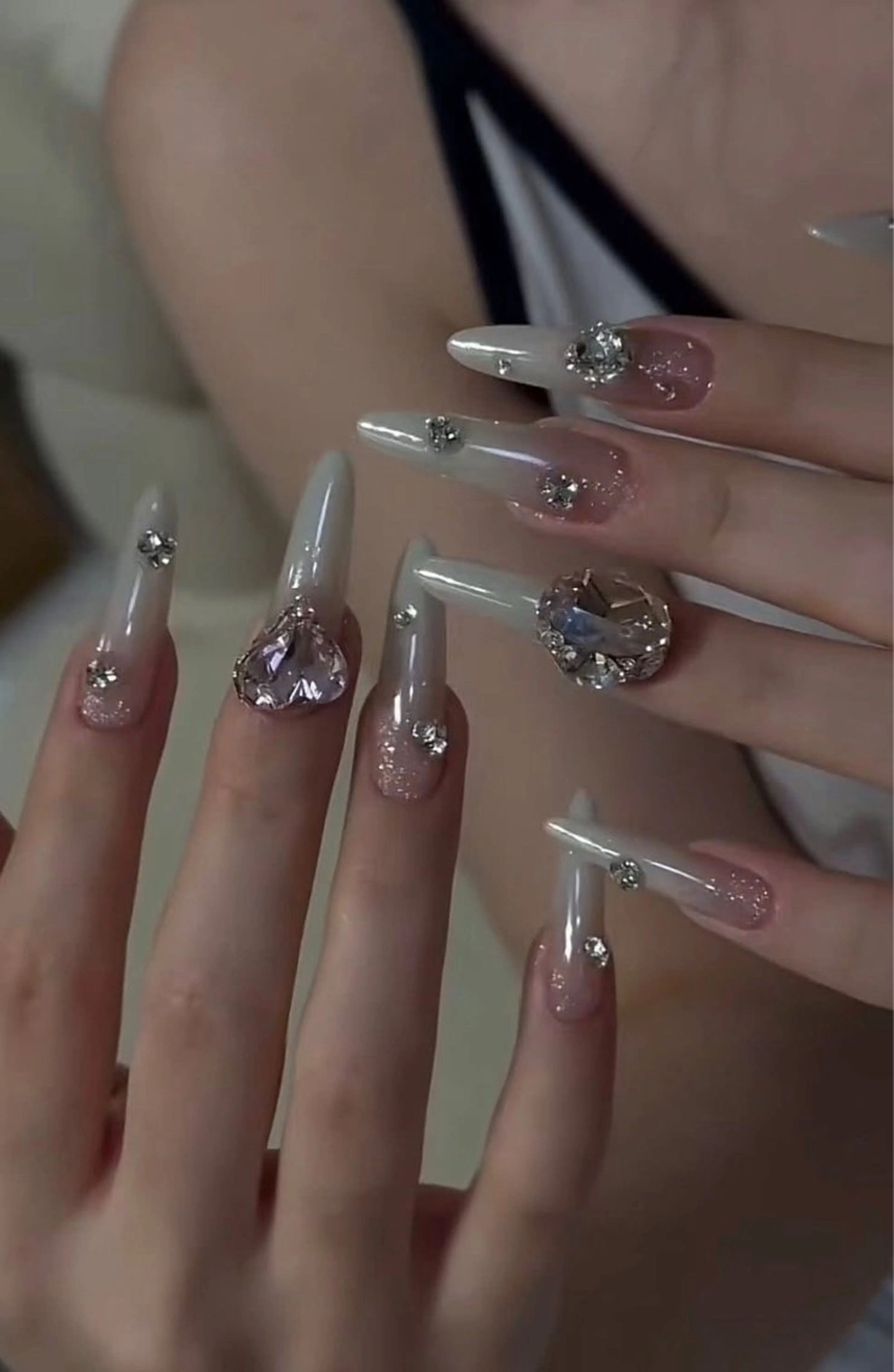 ネイル アートネイル 長さ出し ジェルネイル マグネットネイル ニュアンスネイル Cloudy Chan Nailのネイルデザイン
