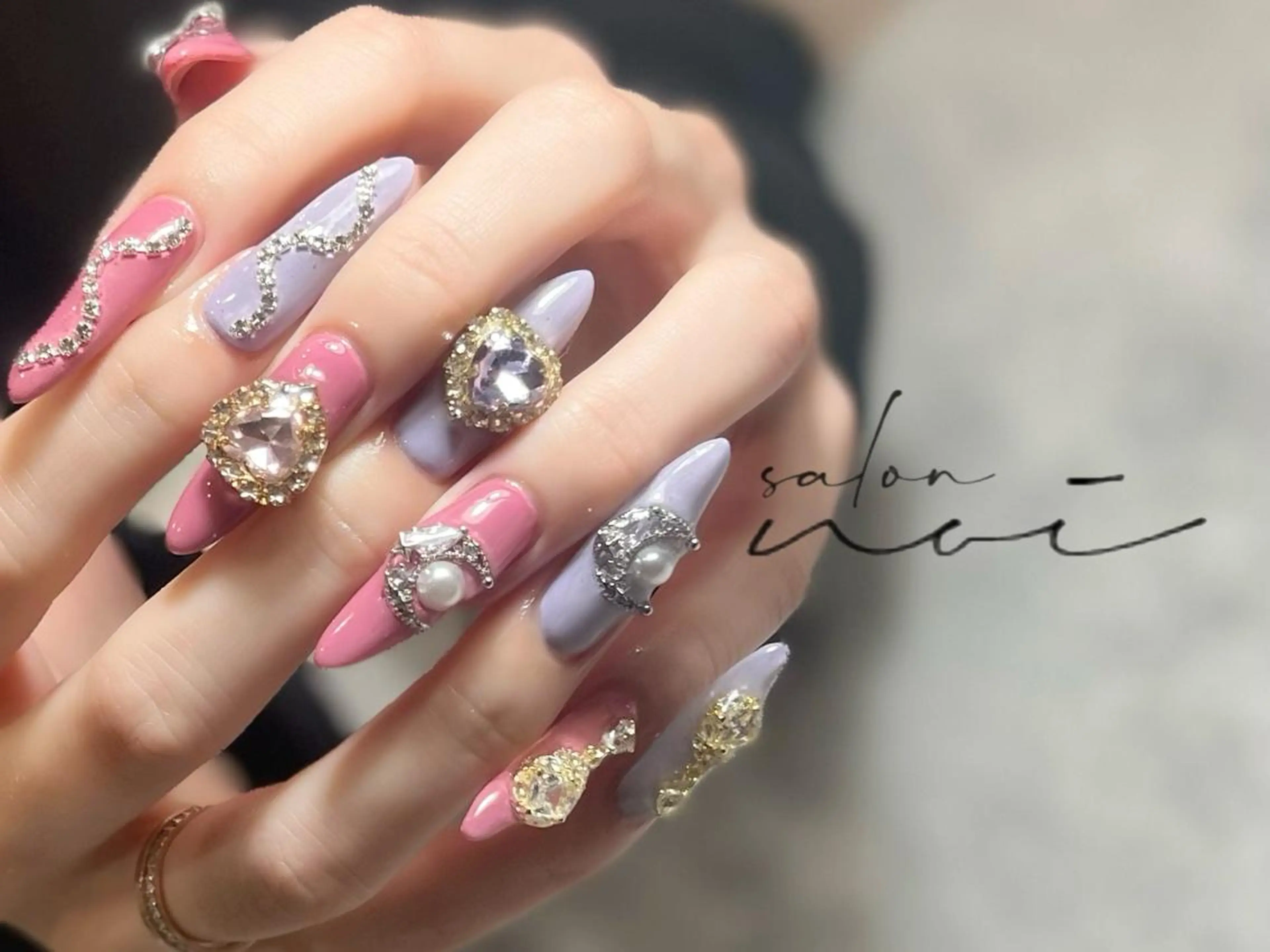 ネイル キラキラネイル ロングネイル ハンドネイル salon noi所属・salon noiのネイルデザイン