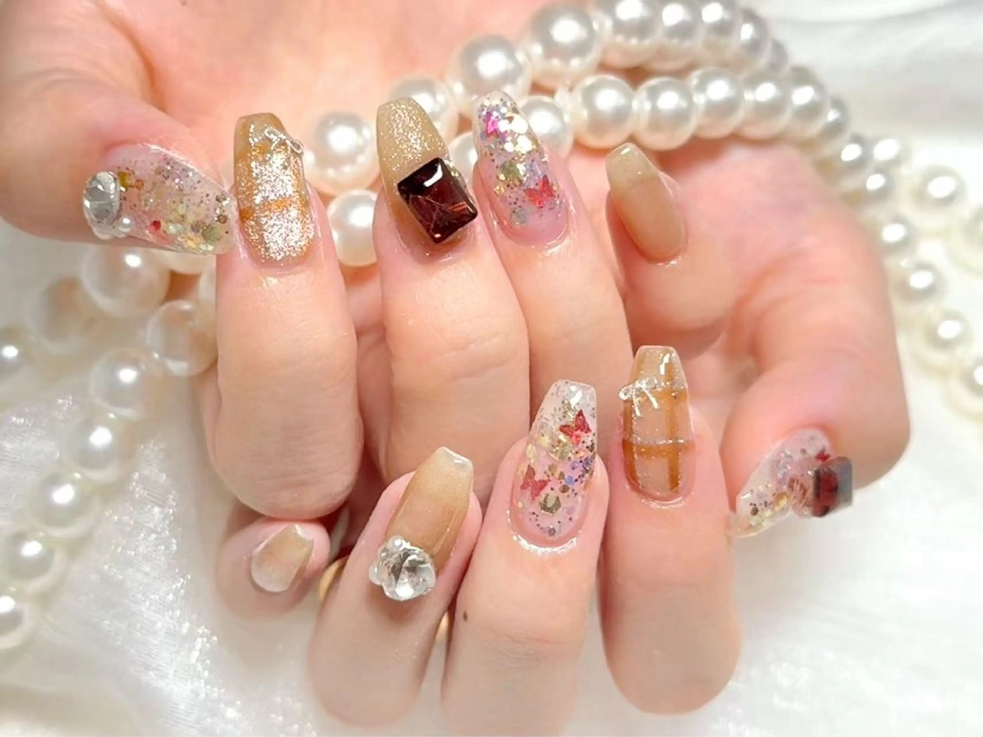 ネイル オーロラネイル 長さ出し フレンチネイル ガーリー キラキラネイル RIn 🎀のネイルデザイン