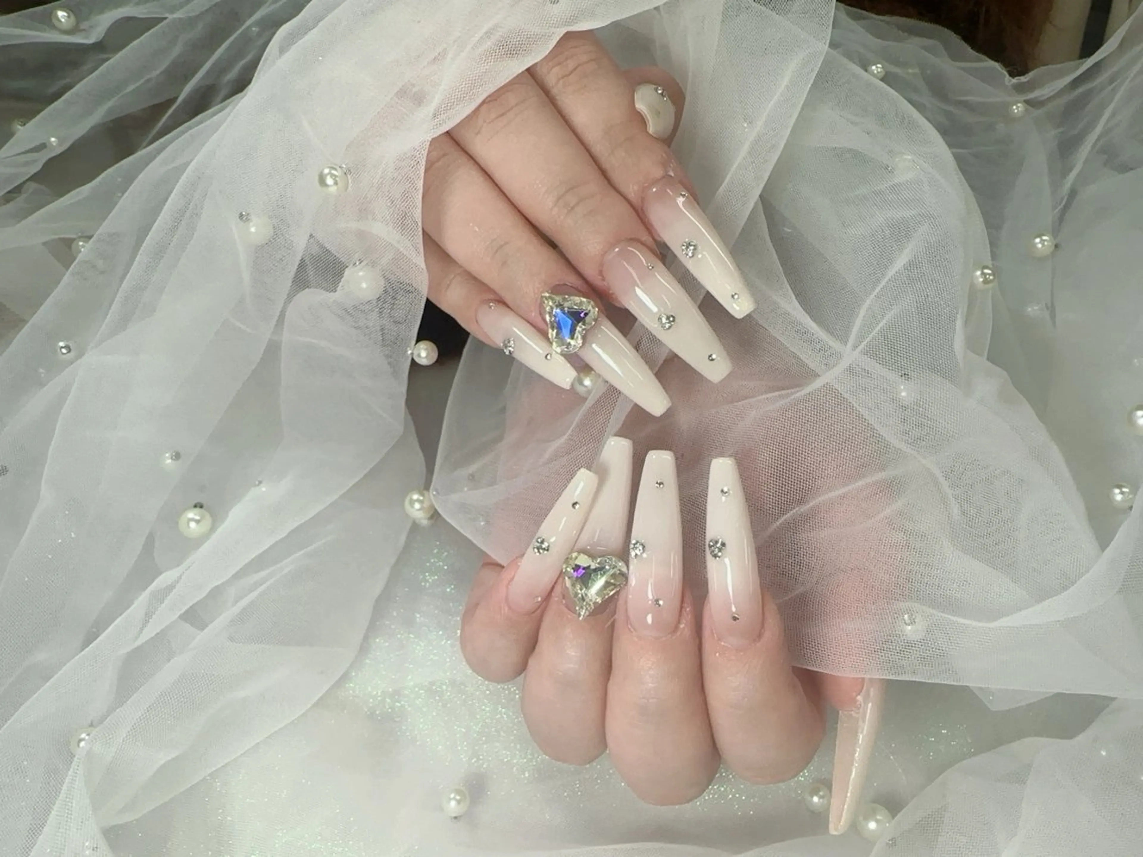 ネイル Hey🌈NAIL 長さ出し専門店のネイルデザイン