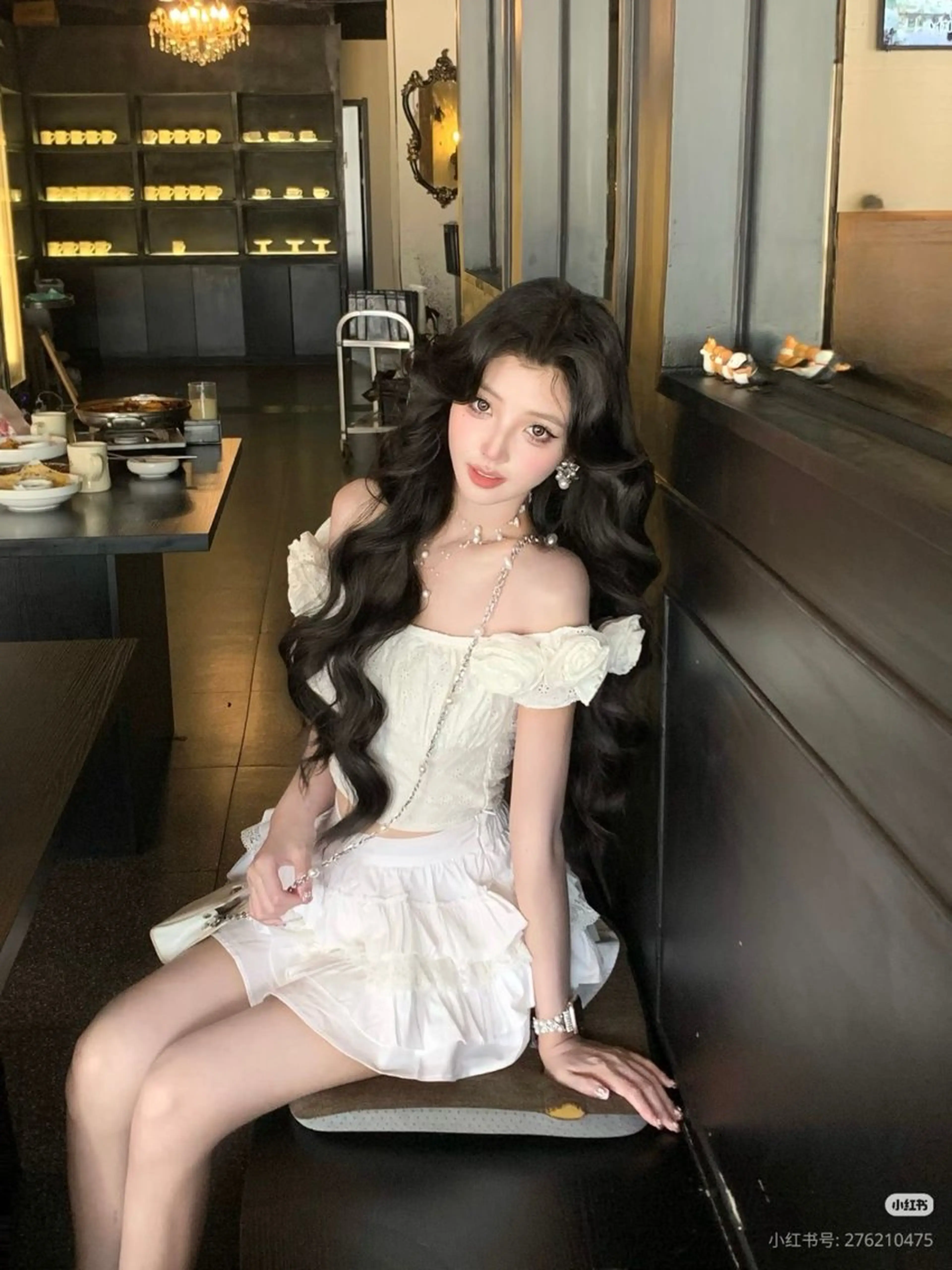 ロング カラー ヘアアレンジ 純欲韓国ワンホン🤍 𝑌𝑢𝑖🤍のヘアスタイル