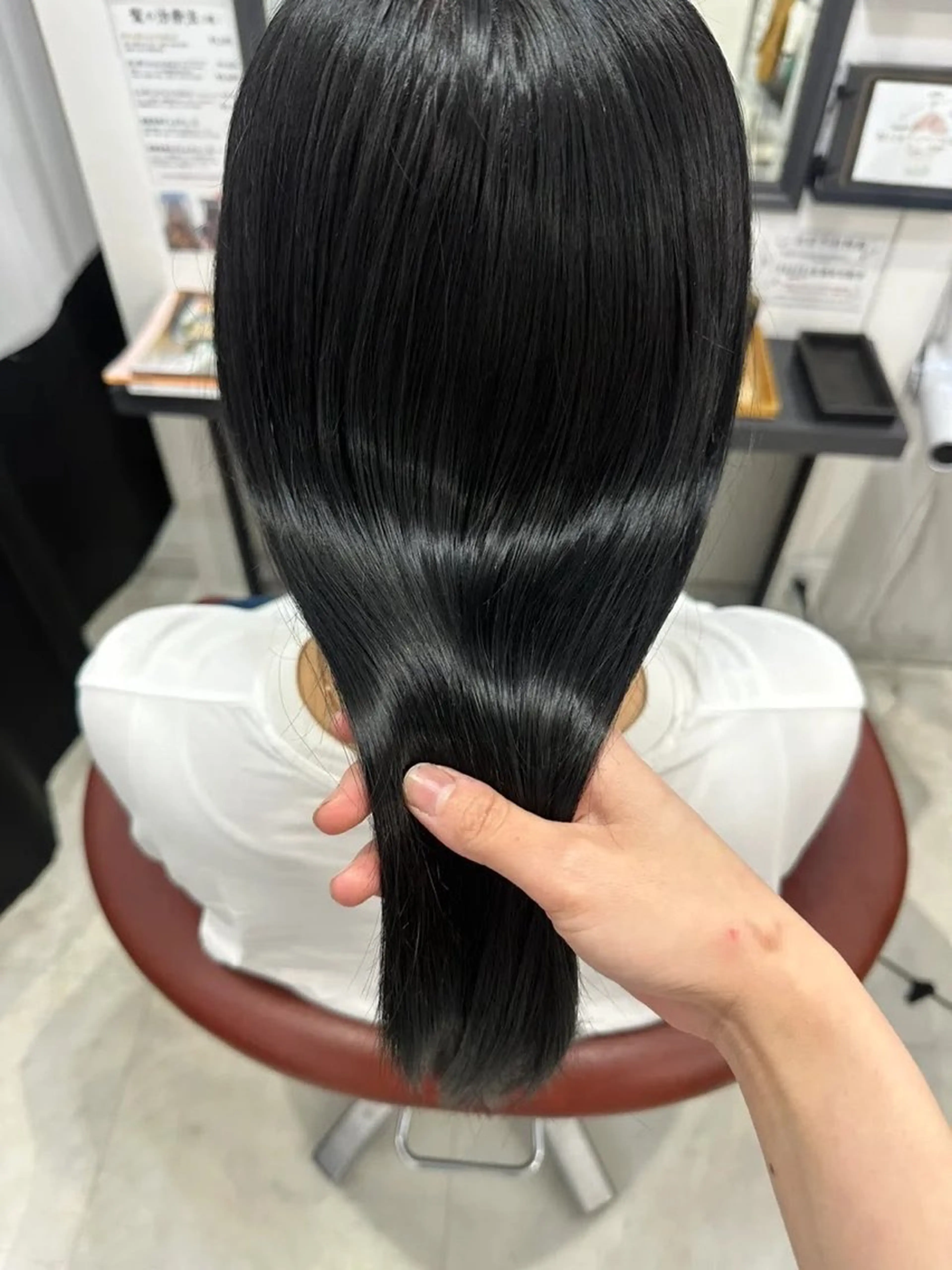 ロング カラー 黒髪 ブルーカラー ブルーブラック 桒村 沙綾のヘアスタイル