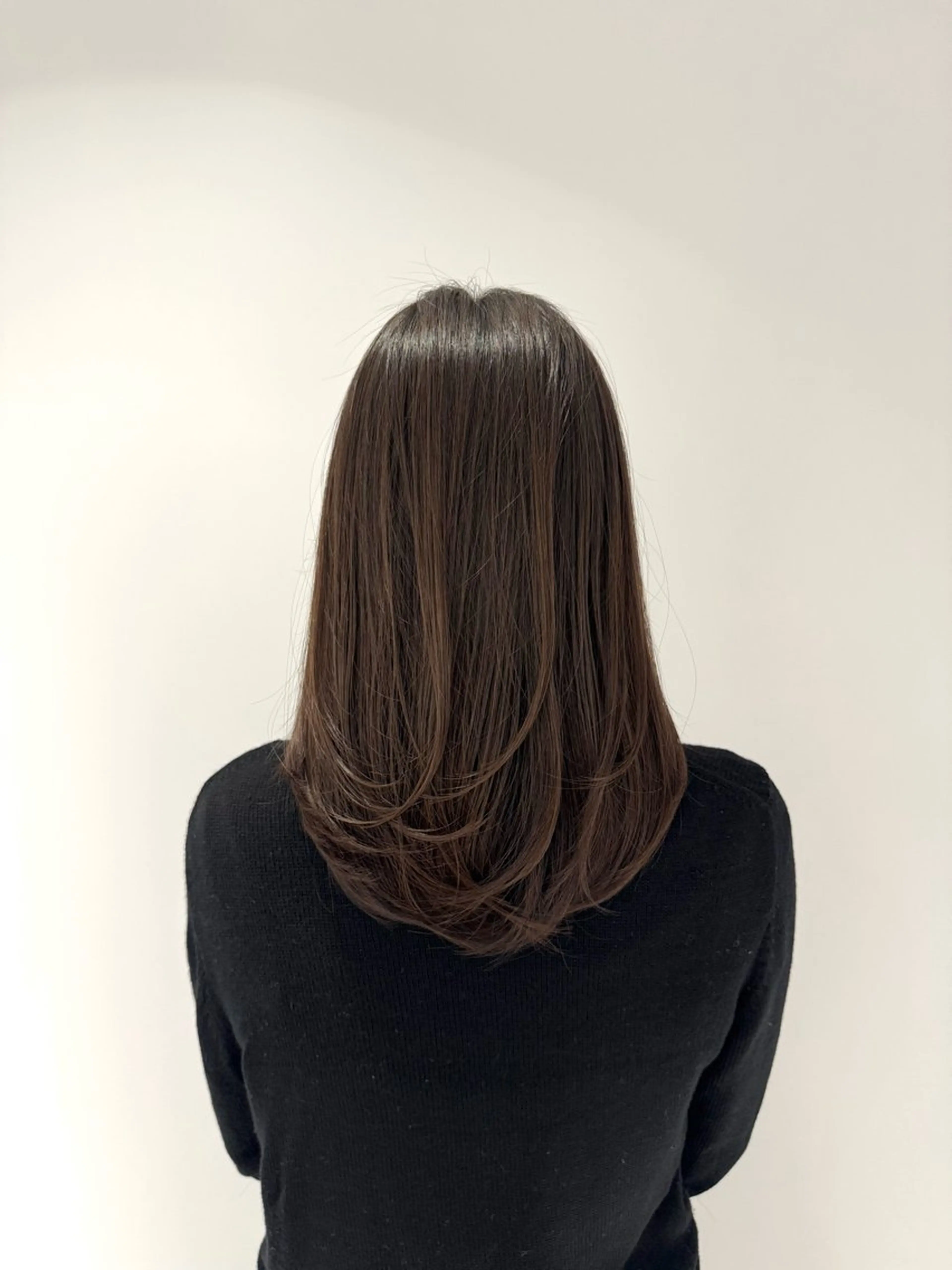 ミディアム 井上 育海のヘアスタイル