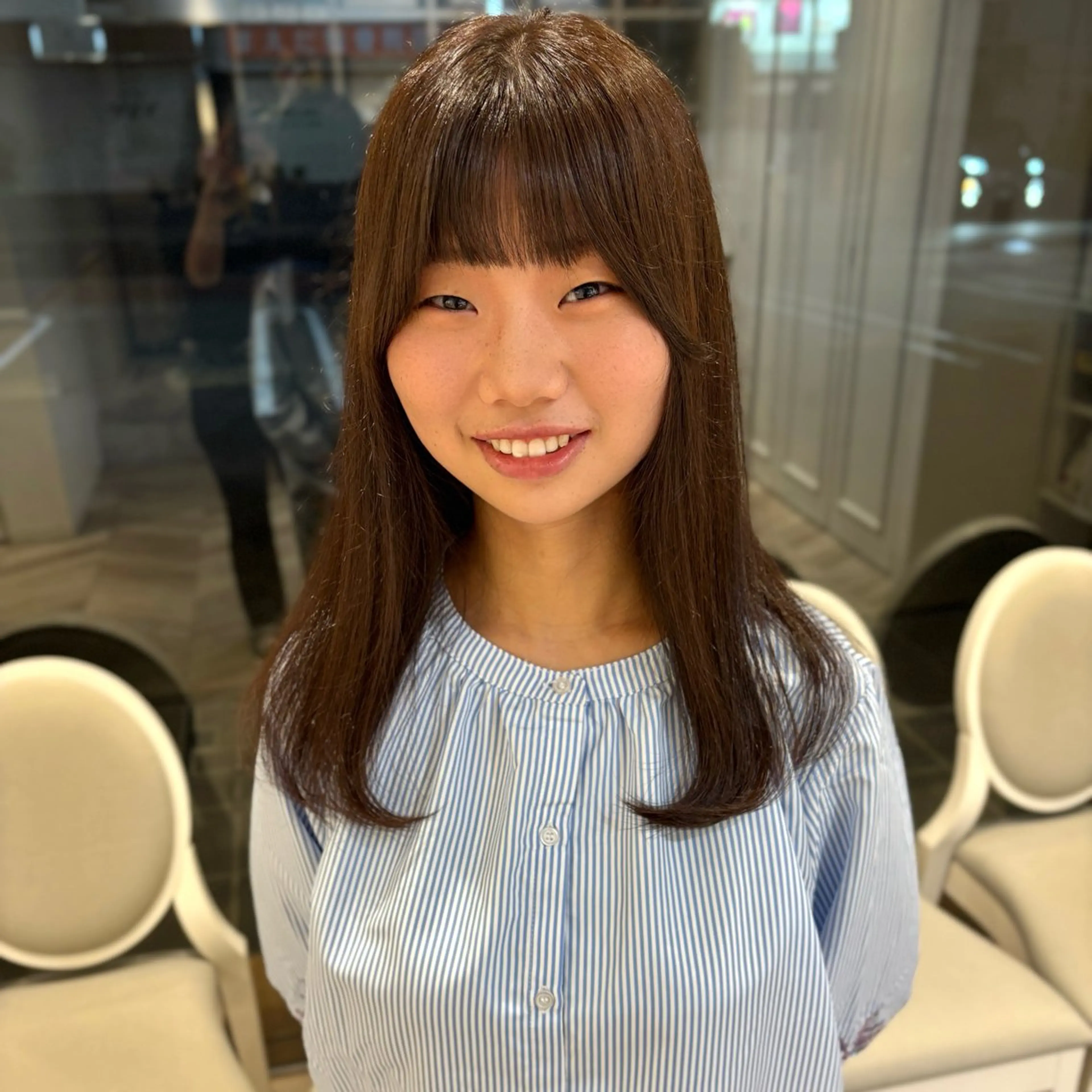 セミロング ヘアカラー ブリーチなしwカラー メンズパーマ新居見のヘアスタイル