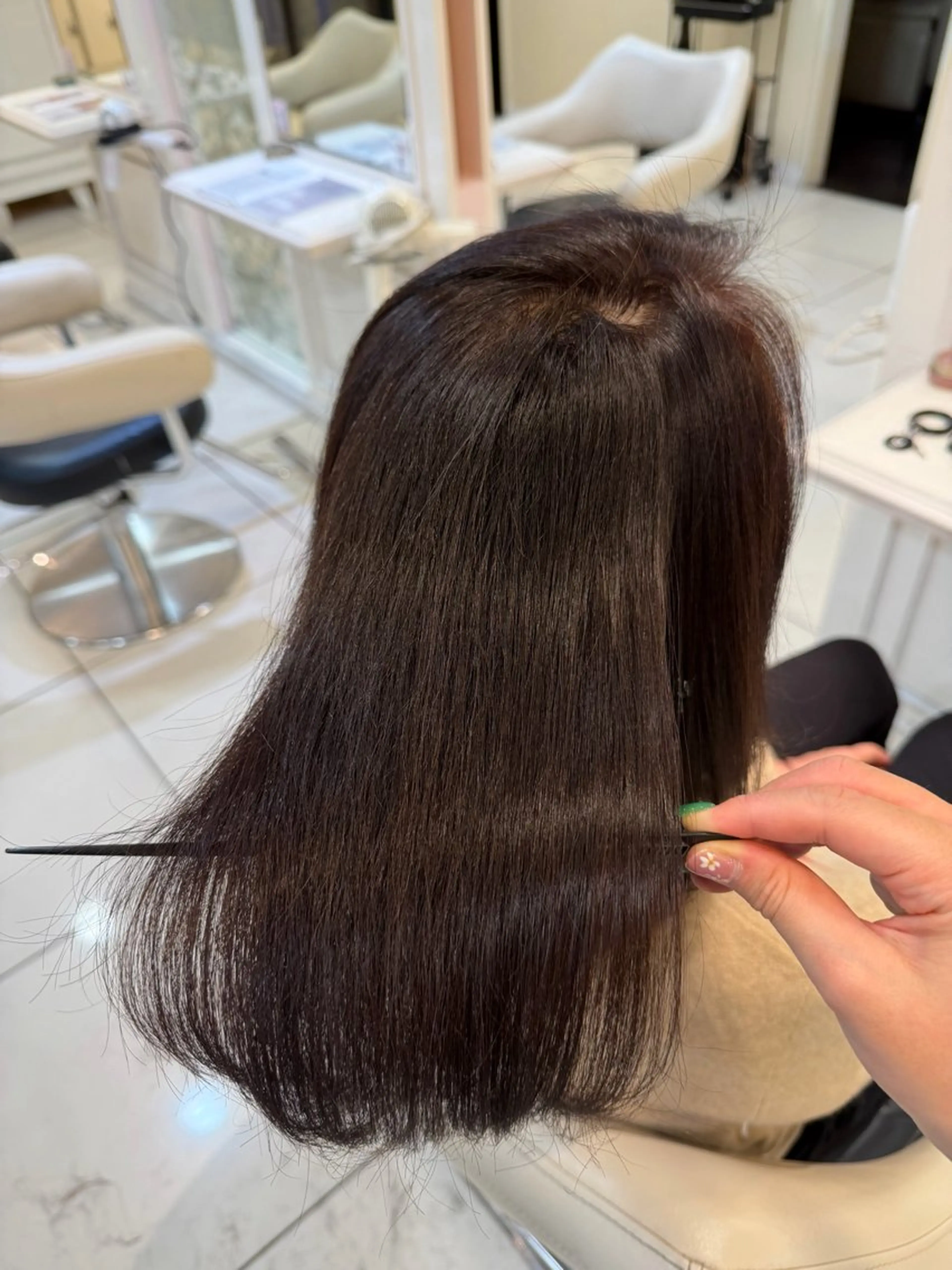 ミディアム カラー カット ヘアカラー ツヤ重視 ワンカラー🫧Mioのヘアスタイル