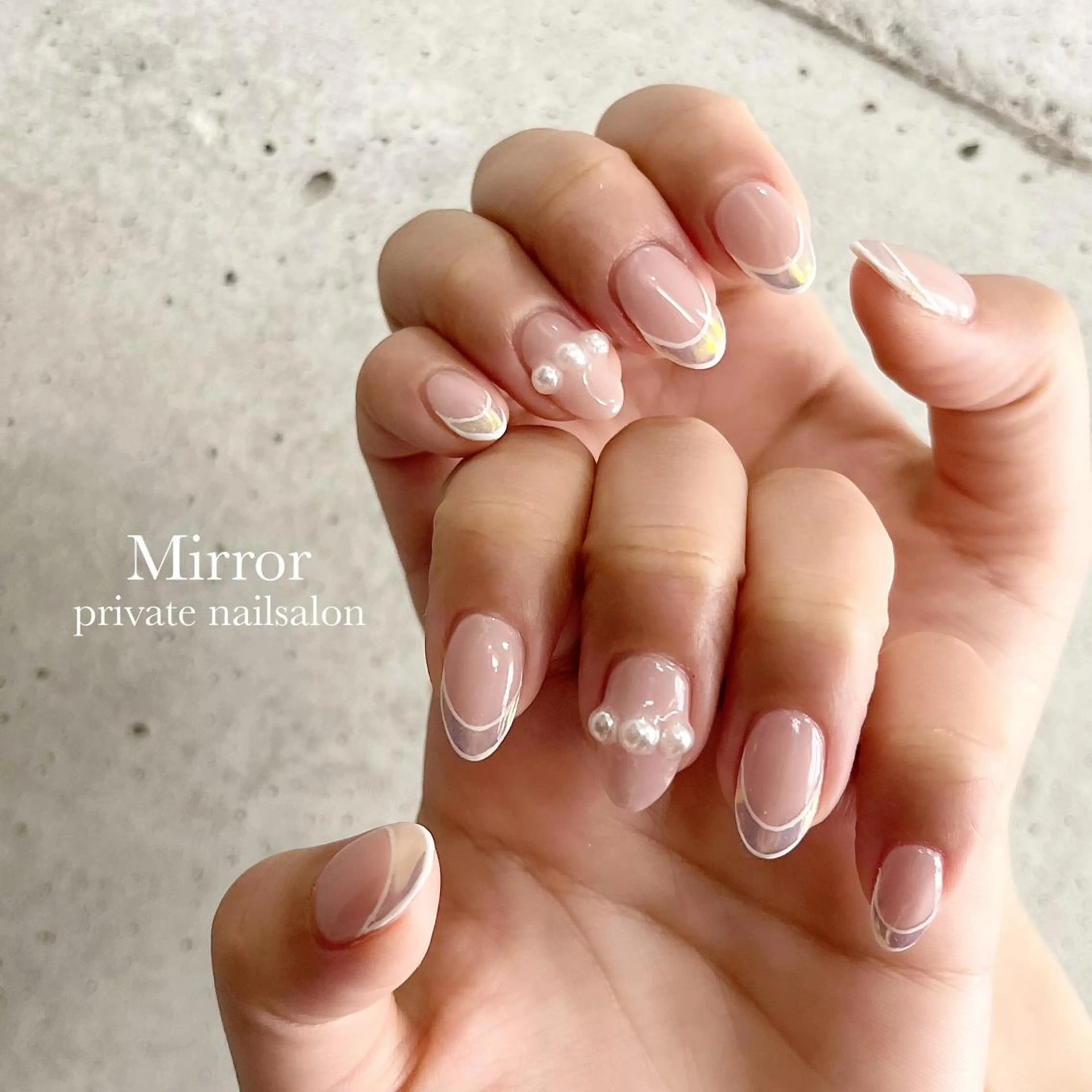 ネイル オーロラネイル フレンチネイル ハンドネイル nailsalon Mirrorのネイルデザイン