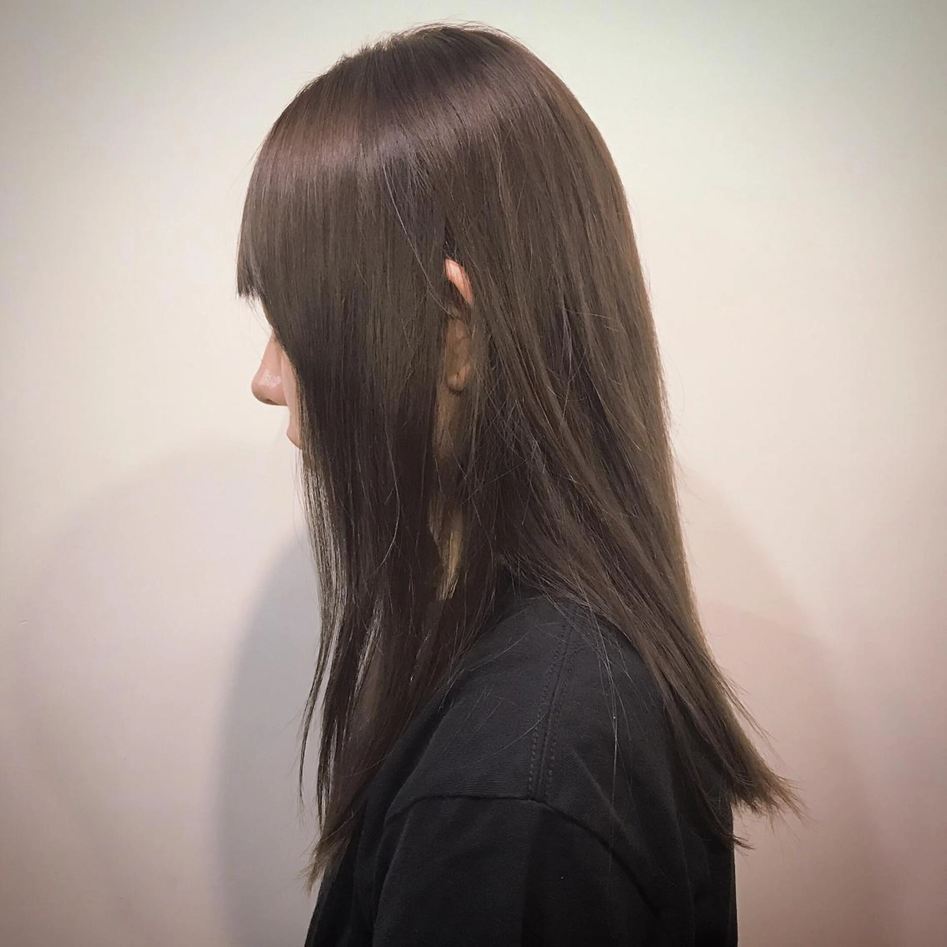 セミロング 縮毛矯正専門店店長 佐々木動画モデル募集のヘアスタイル