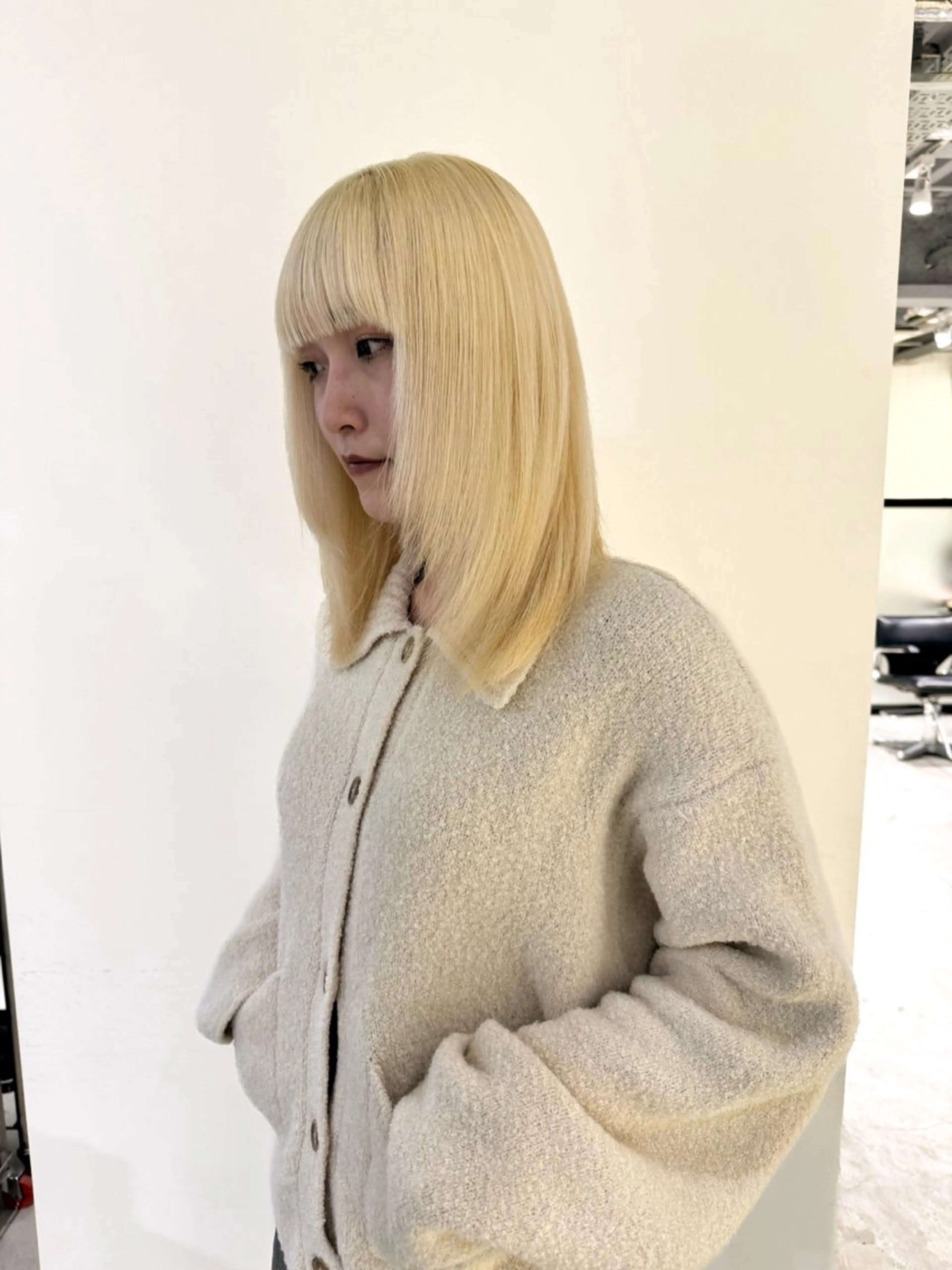 カラー 黒染め落とし ムラ修正　ハイトーンのヘアスタイル