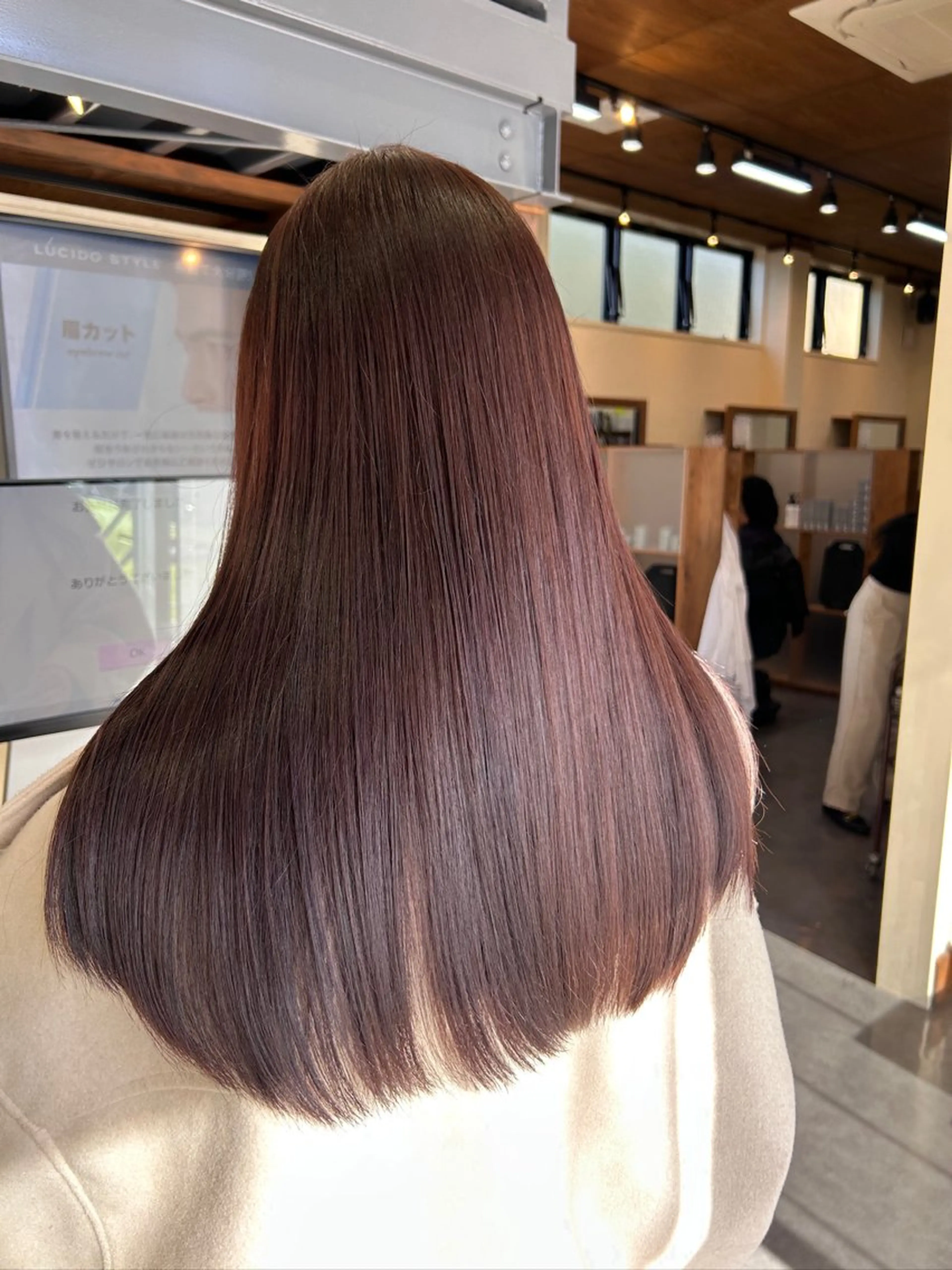 ロング カット ヘアカラー 井上 萌のヘアスタイル