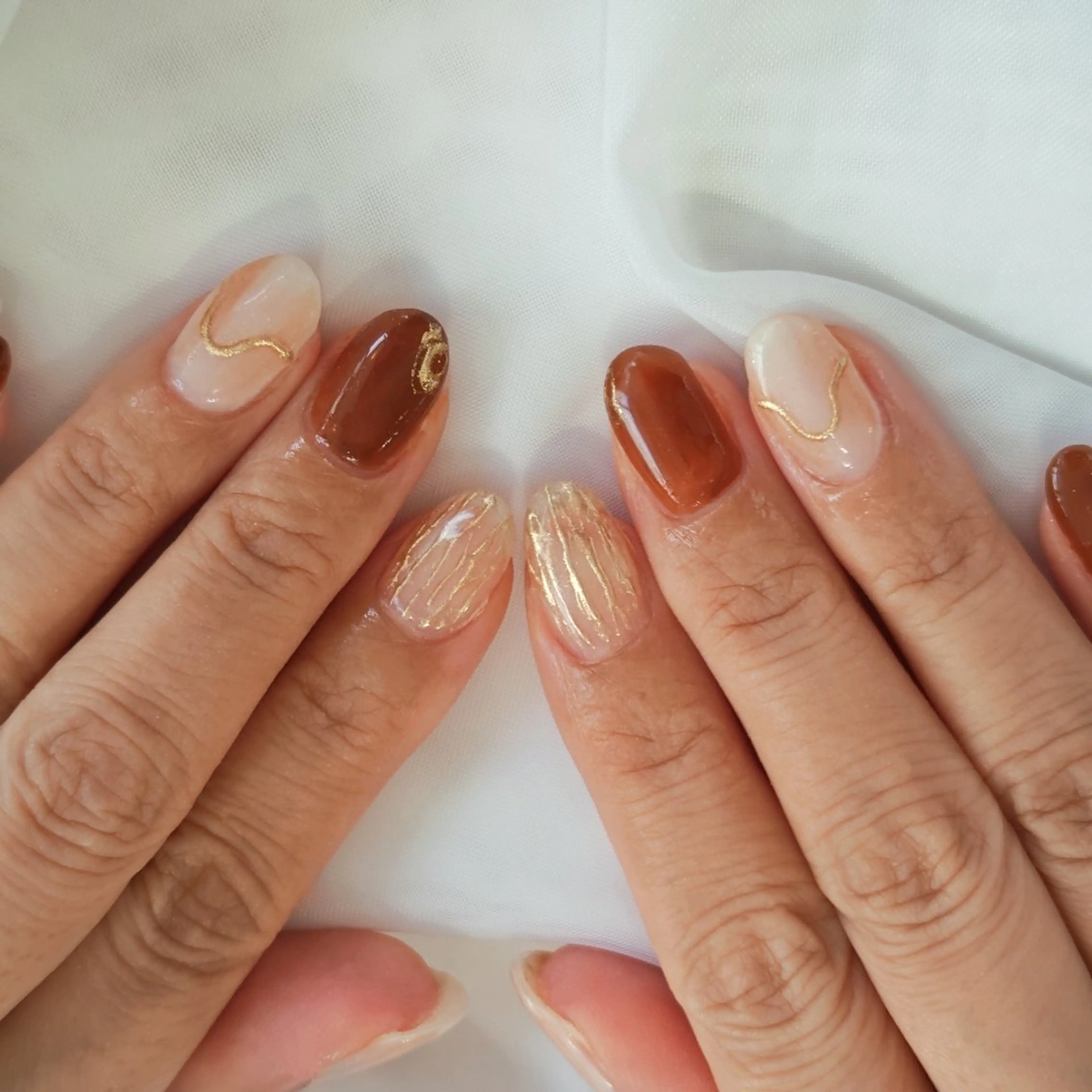 ネイル ミラーネイル ニュアンスネイル 夏ネイル ハンドネイル felicita fumi🩷のネイルデザイン