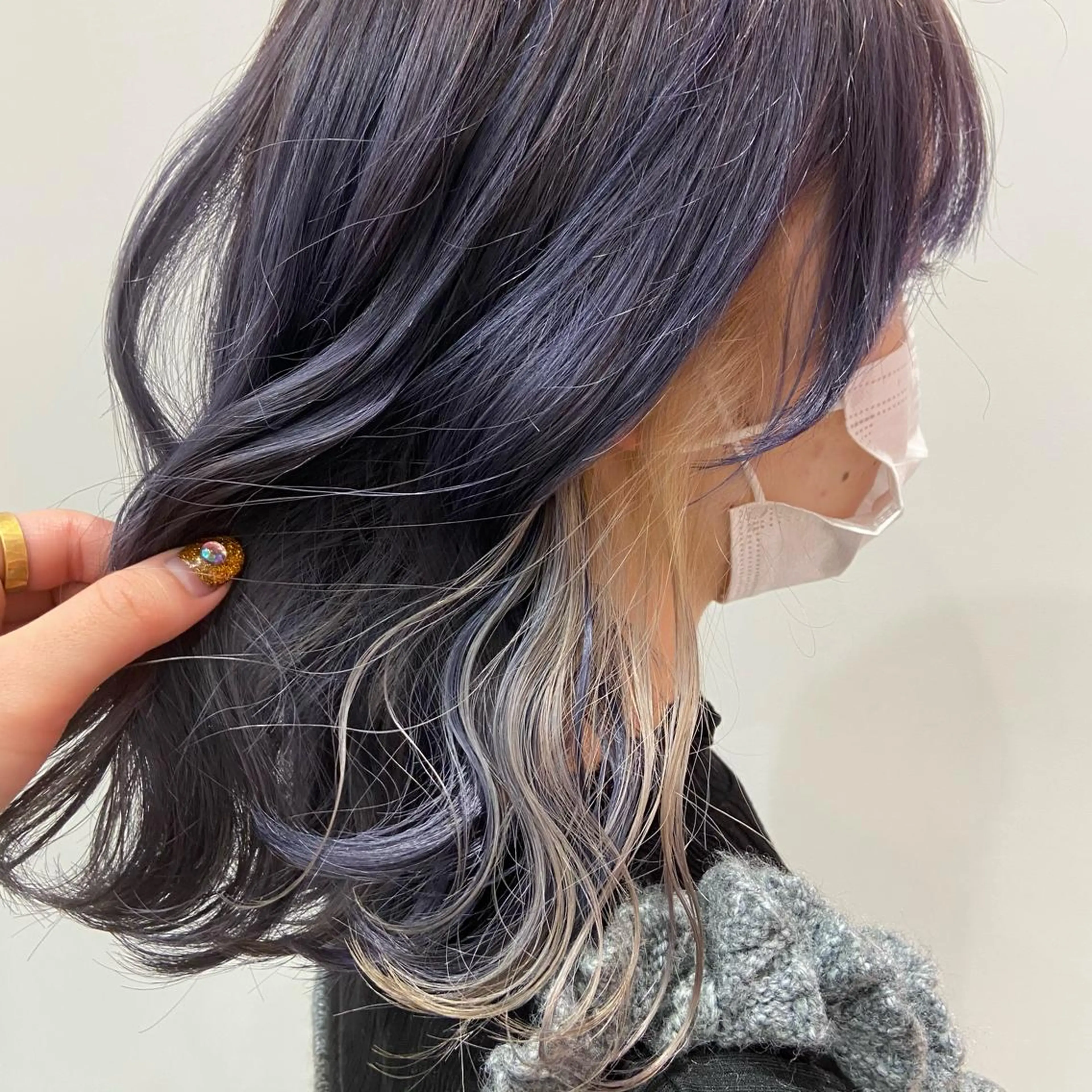 セミロング カラー ブリーチ ケアブリーチ イヤリングカラー インナーカラー 韓国風ヘア 新宿/韓国ヘア 中明度カラー/かやのヘアスタイル