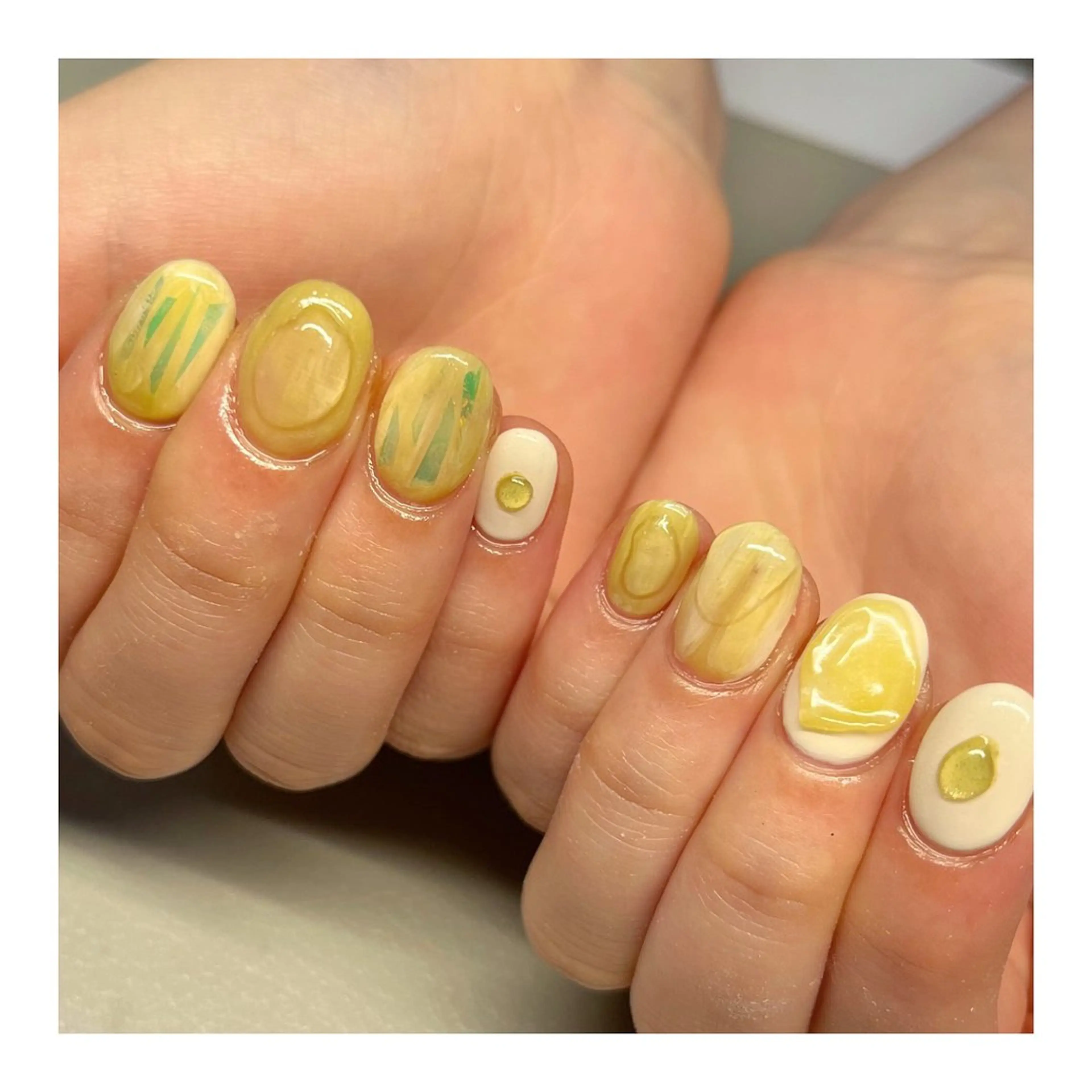 ネイル ニュアンスネイル 黄色 ハンドネイル 587nail *のネイルデザイン