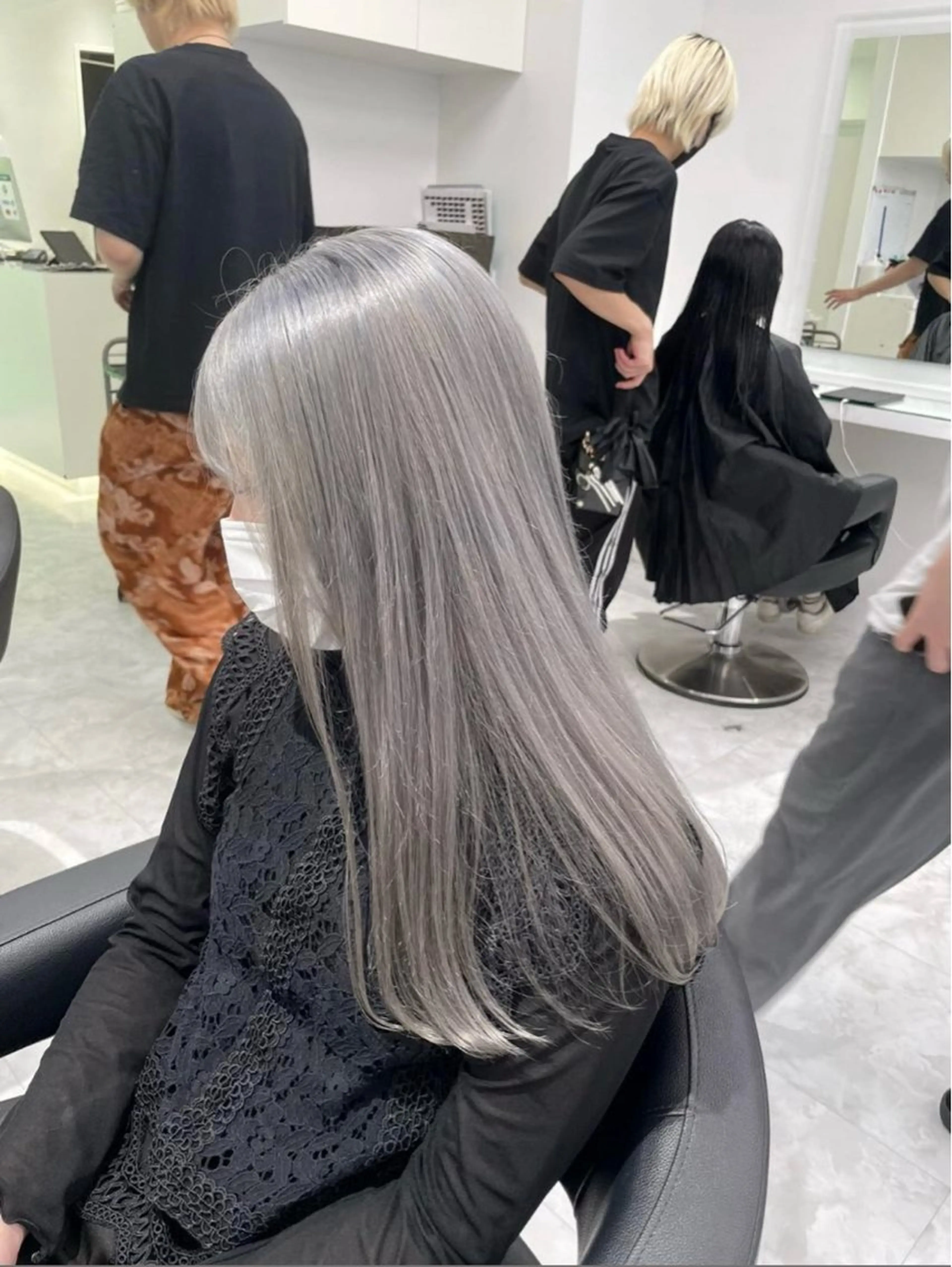 ロング ‎🤍札幌ハイトーン 🤍シンゴのヘアスタイル