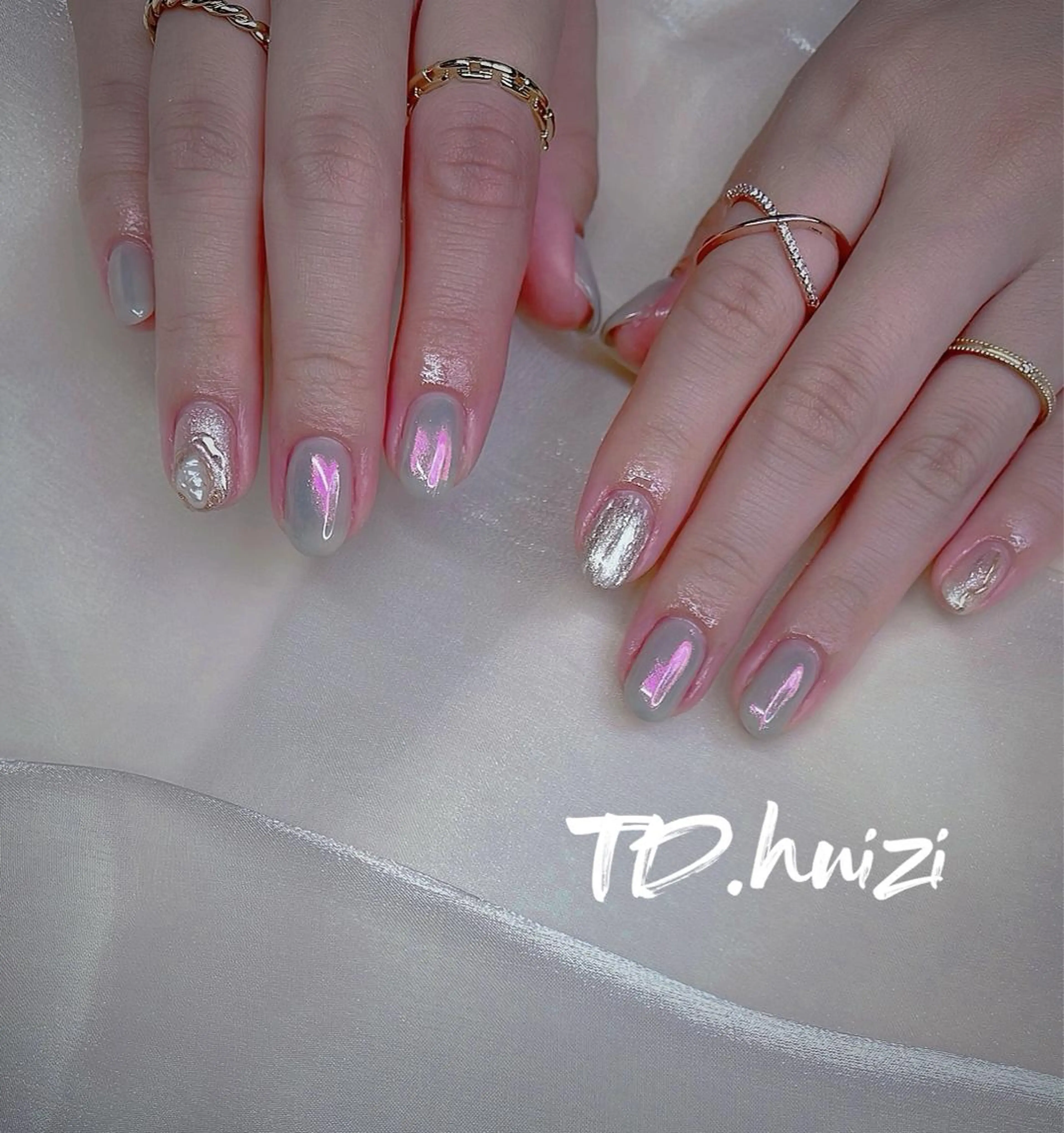 ミディアム めぐみのネイルサロン スタッフ練習のネイルデザイン