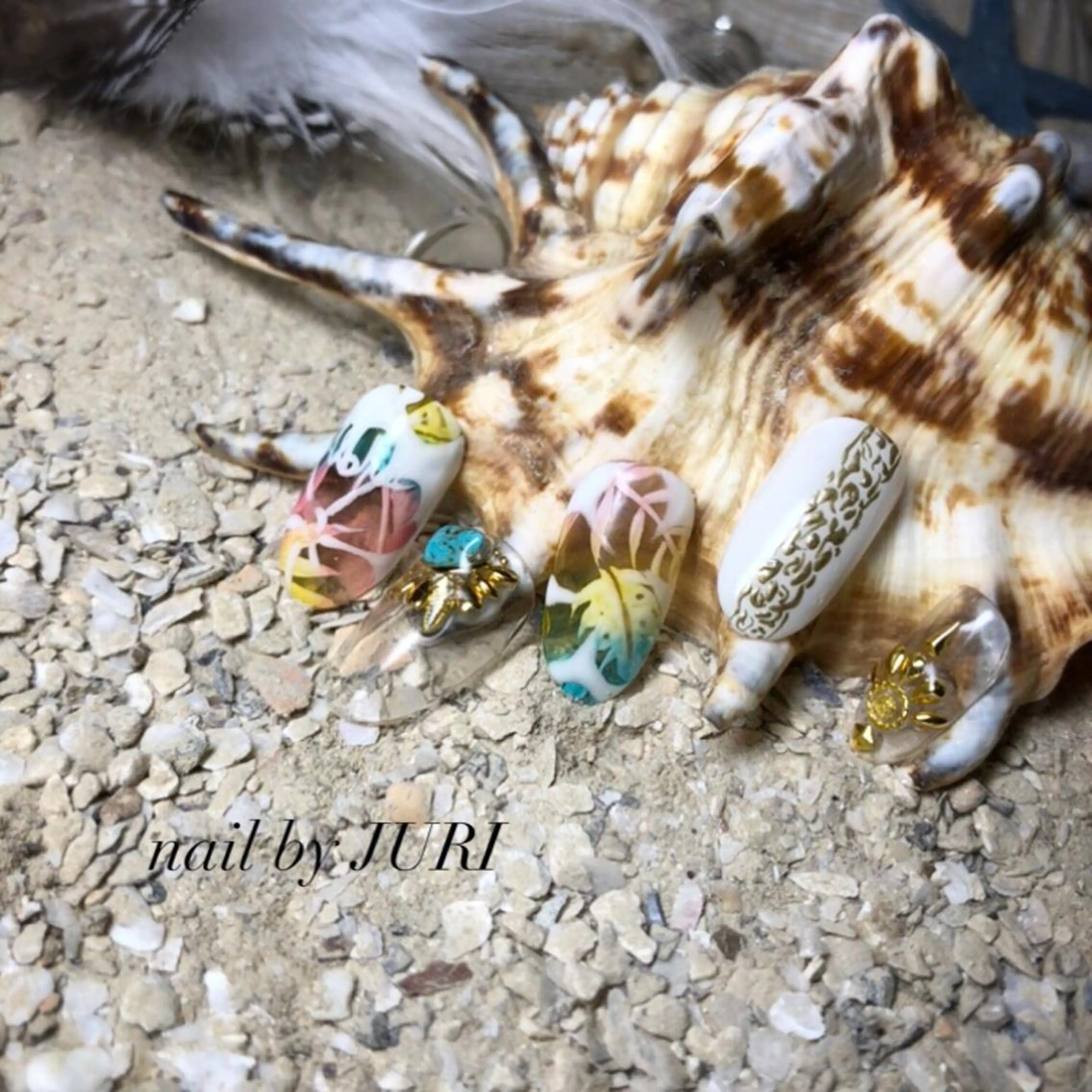 ネイル フットネイル フレンチネイル ジェルネイル ラメ(グリッター) ラメグラデーション NEO Beauty Salon所属・𝐍𝐄𝐎 𝐉𝐔𝐑𝐈のネイルデザイン