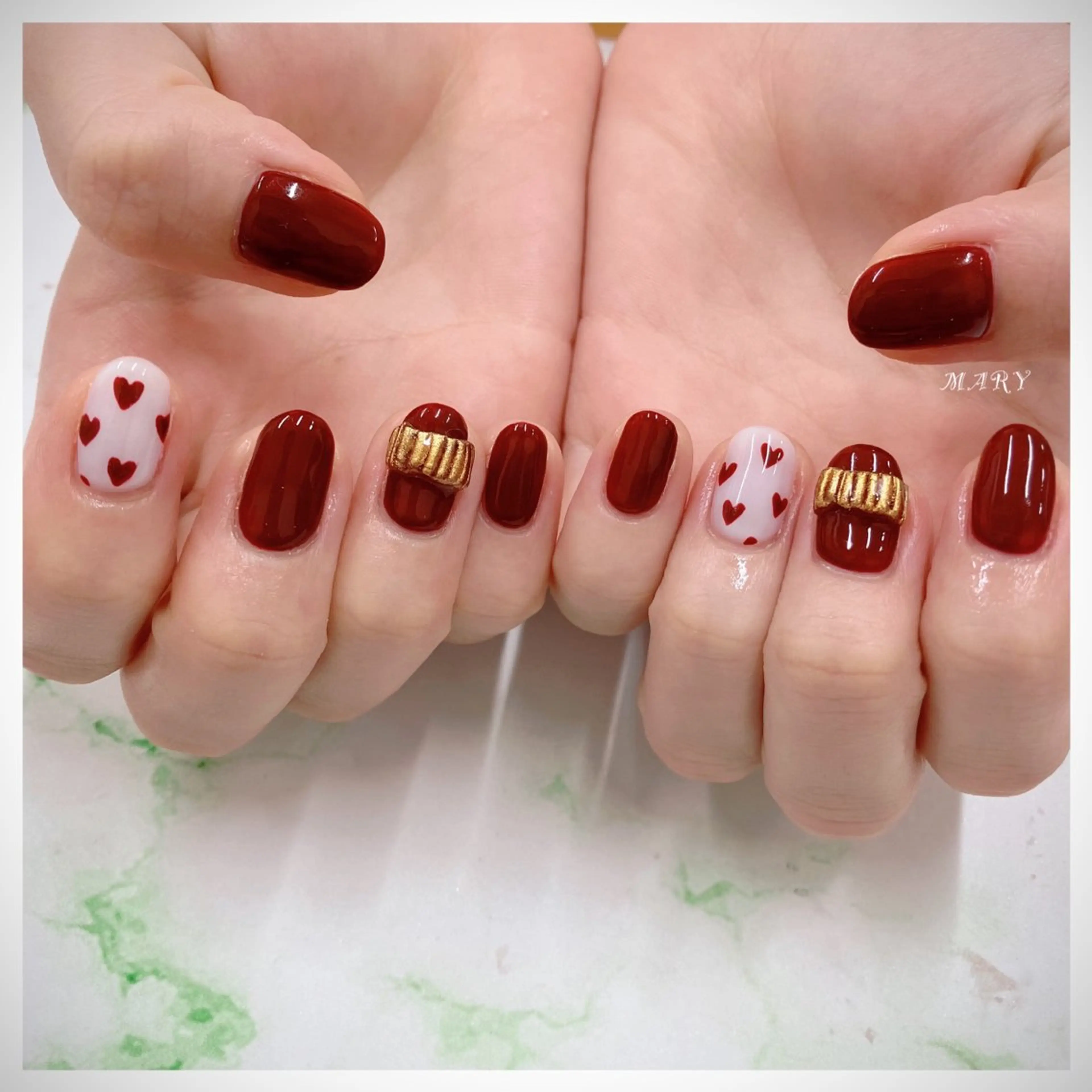 ネイル ボルドー ハート ニュアンスネイル ワンカラーネイル 赤色 ハンドネイル Mary nail .narumiのネイルデザイン