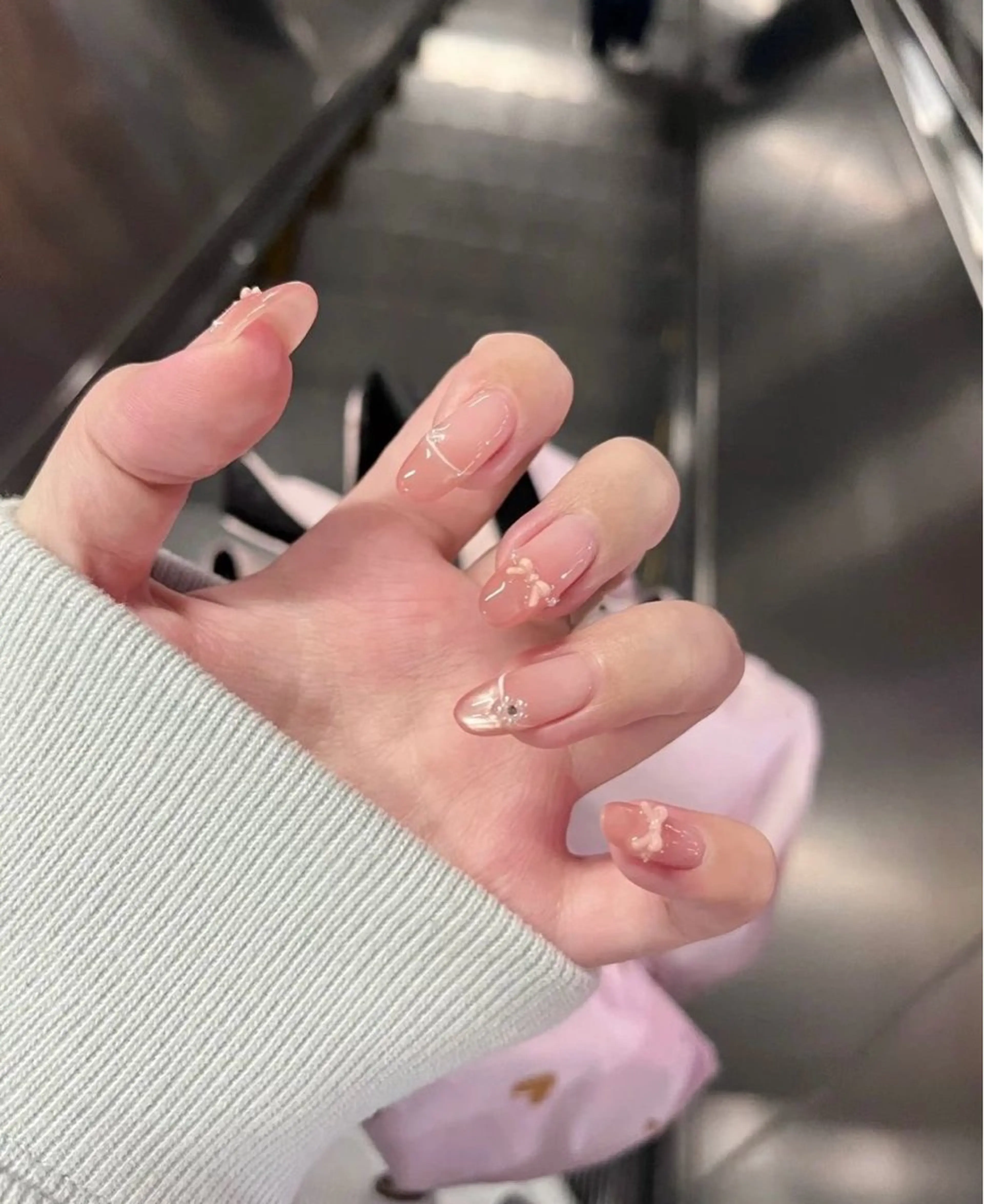 カラー グラデーションカラー ピンクカラー ハンドネイル AIN Nailのネイルデザイン