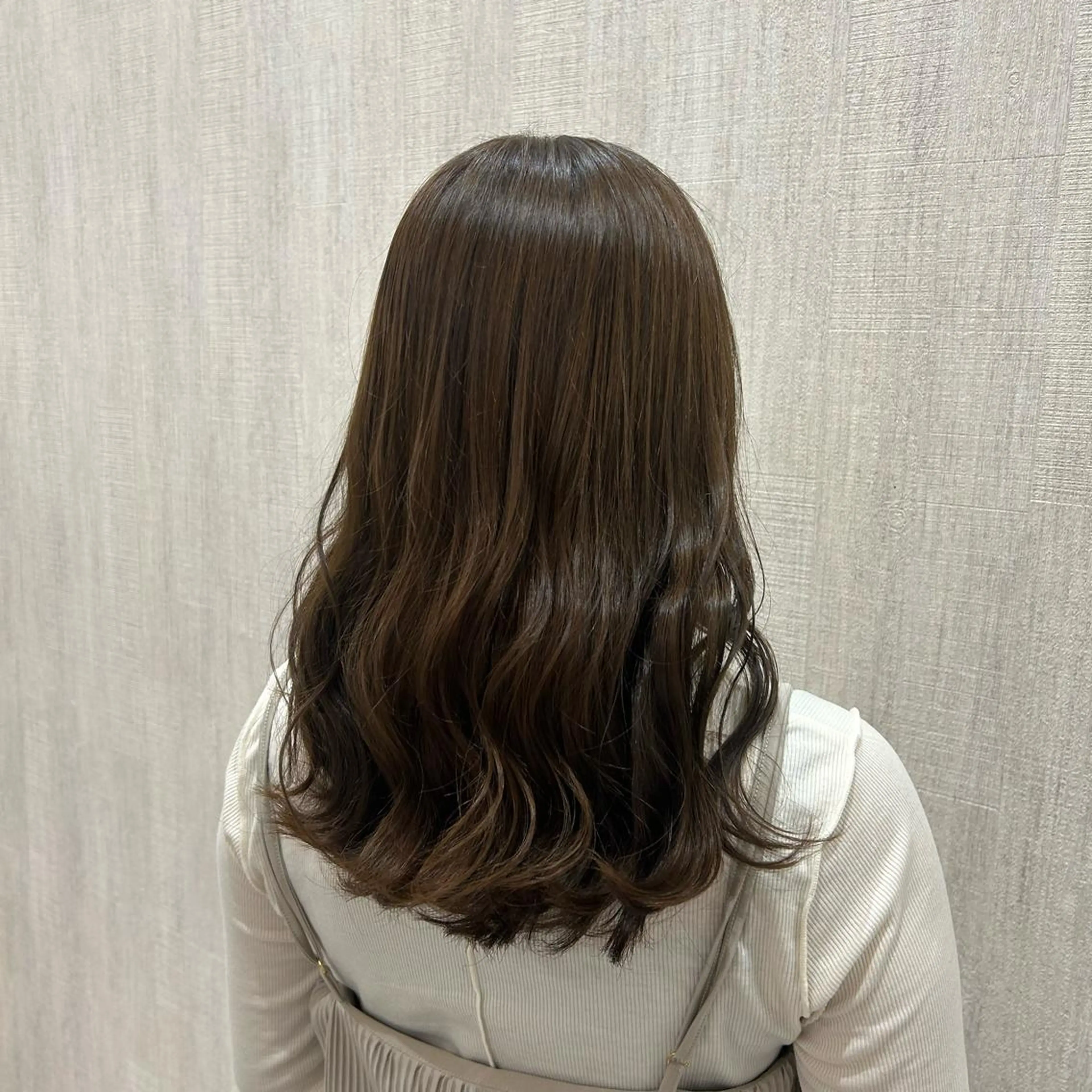 ミディアム カラー カット ヘアカラー トリートメント 🫧透け感⋆艶髪💎 山口アヤカのヘアスタイル