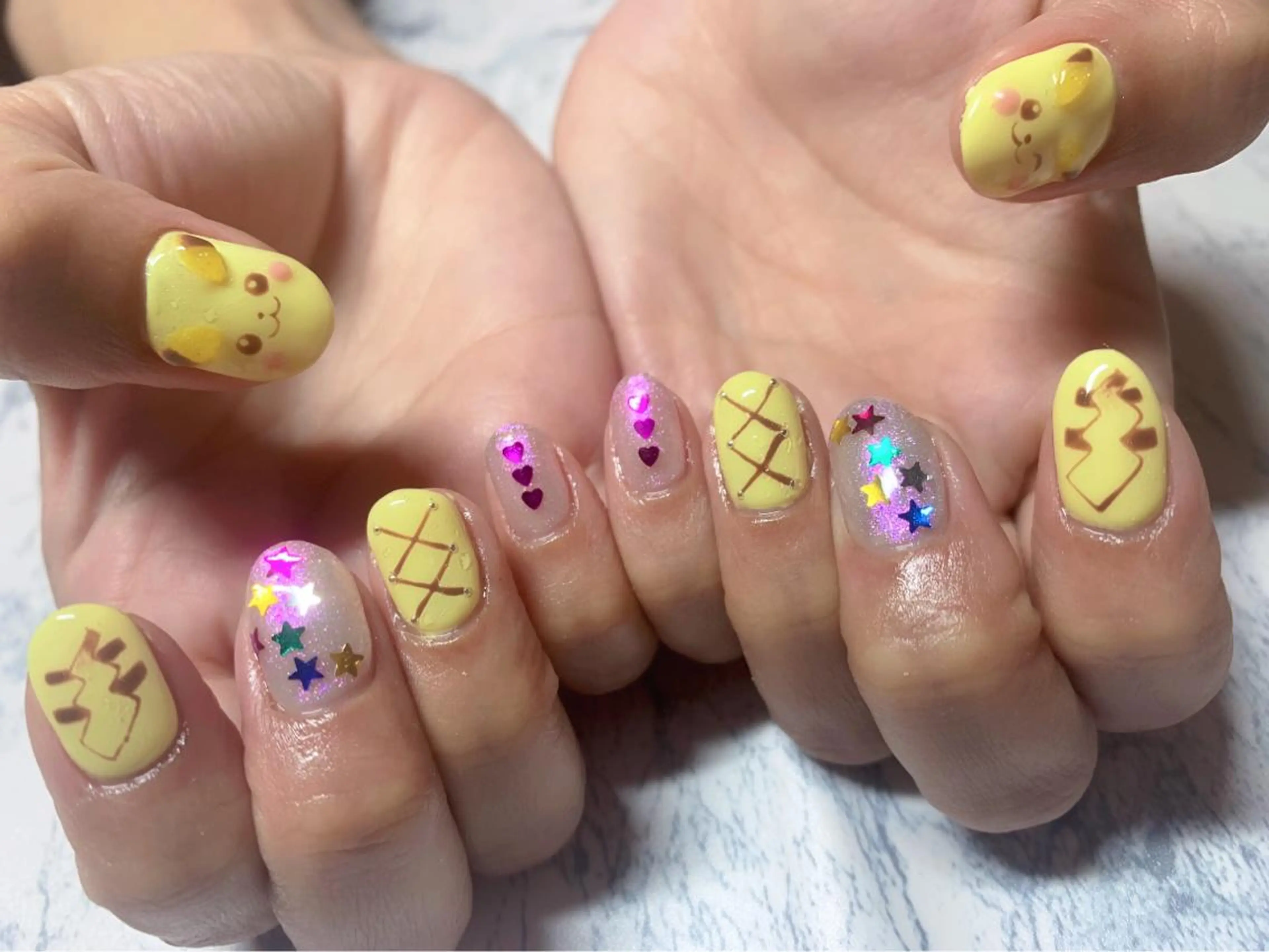 ネイル 菅野 愛花のネイルデザイン