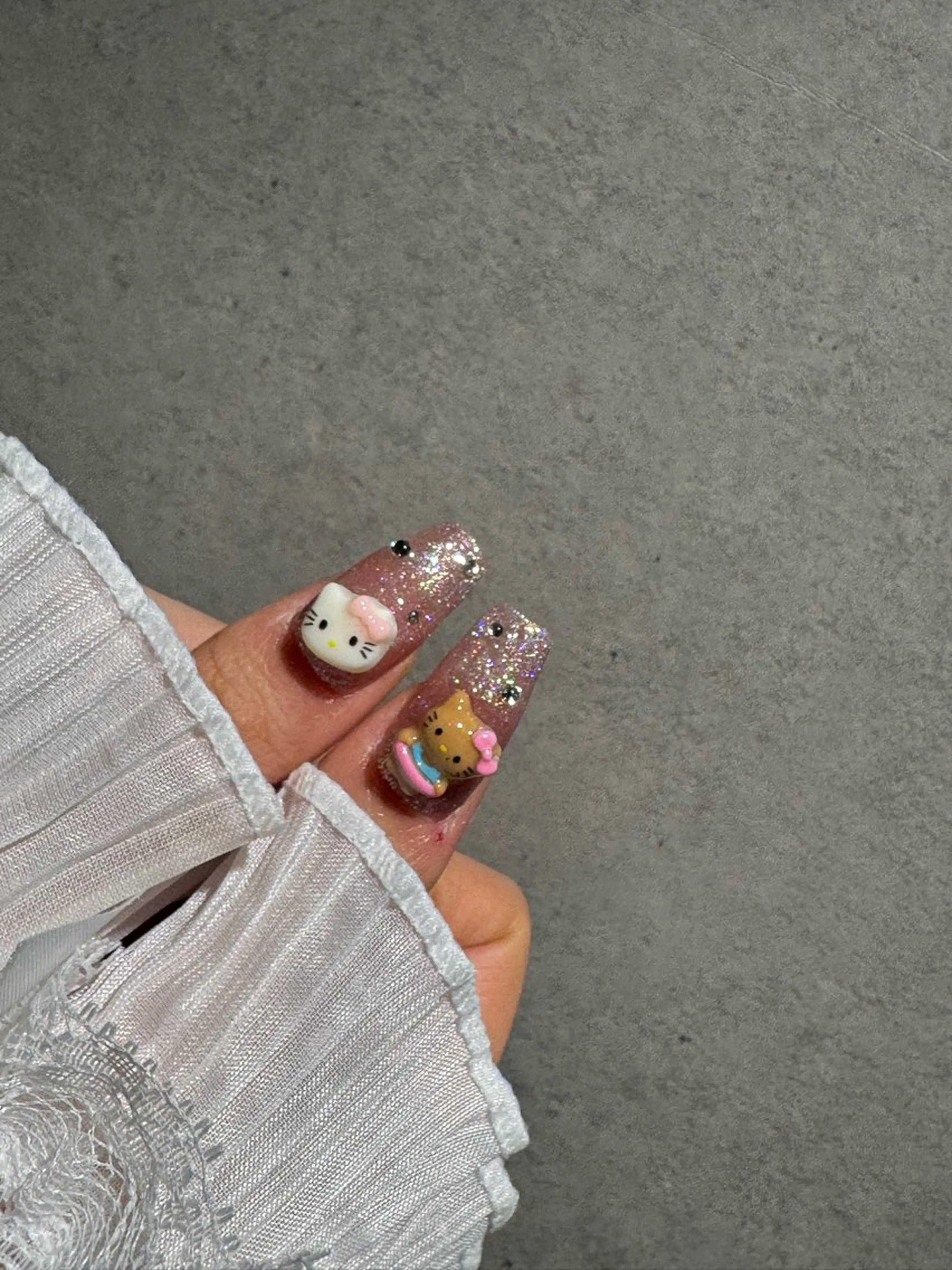 ネイル I-nailロング /ワンホン/キラキラのネイルデザイン