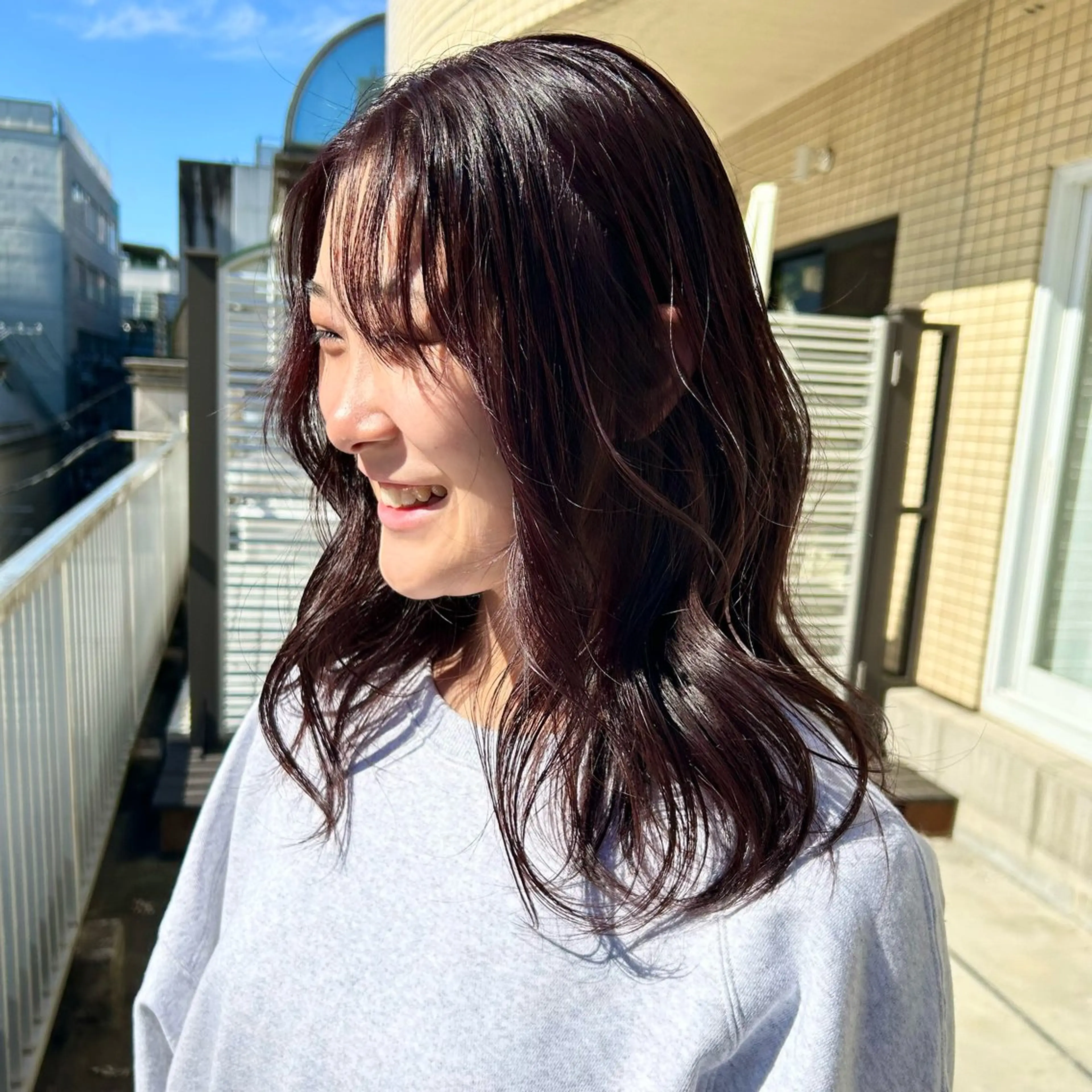 ミディアム ヘアカラー 7Bridge 滝内ひよりのヘアスタイル