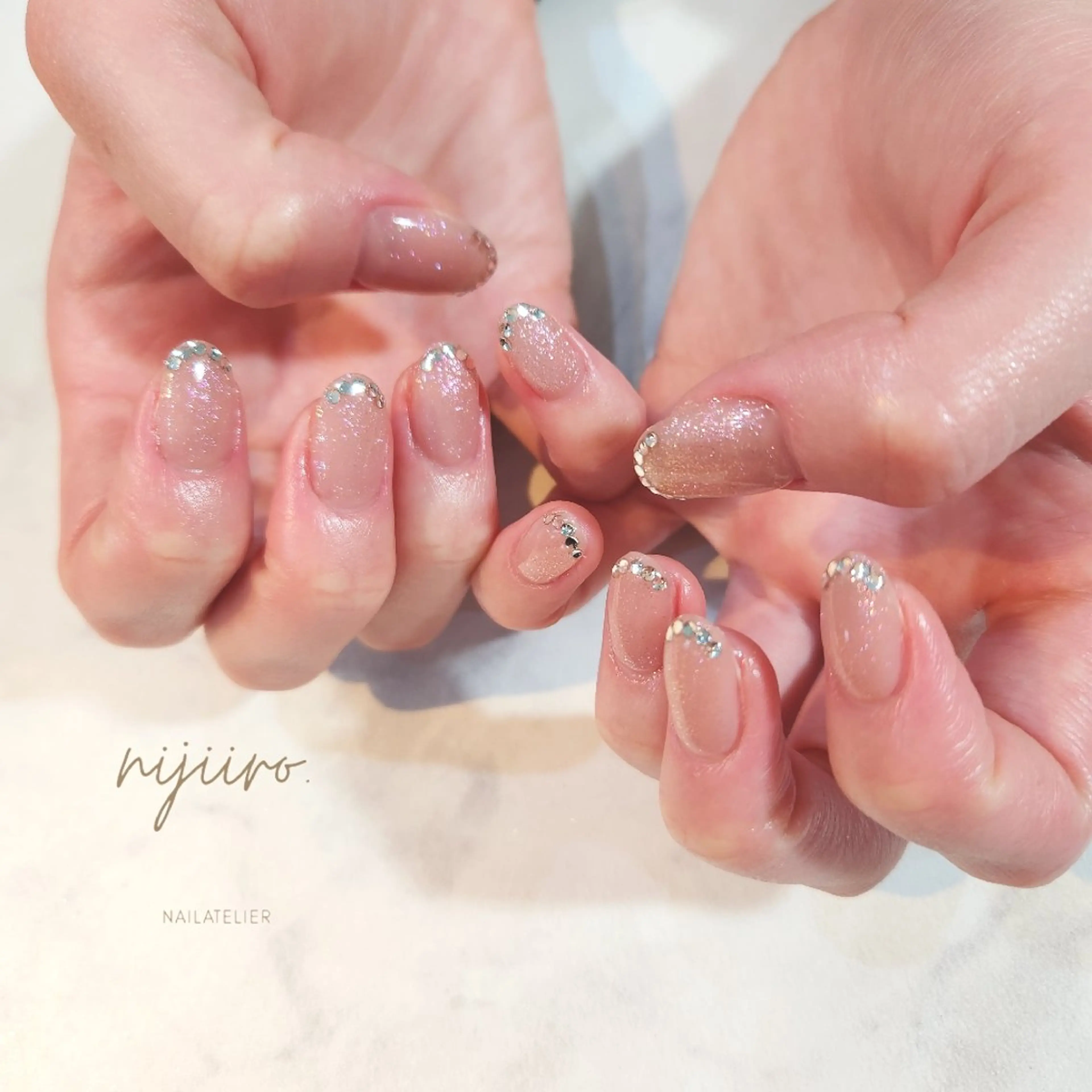 ネイル フレンチネイル ストーンネイル ハンドネイル nijiiro🌈 サトウのネイルデザイン