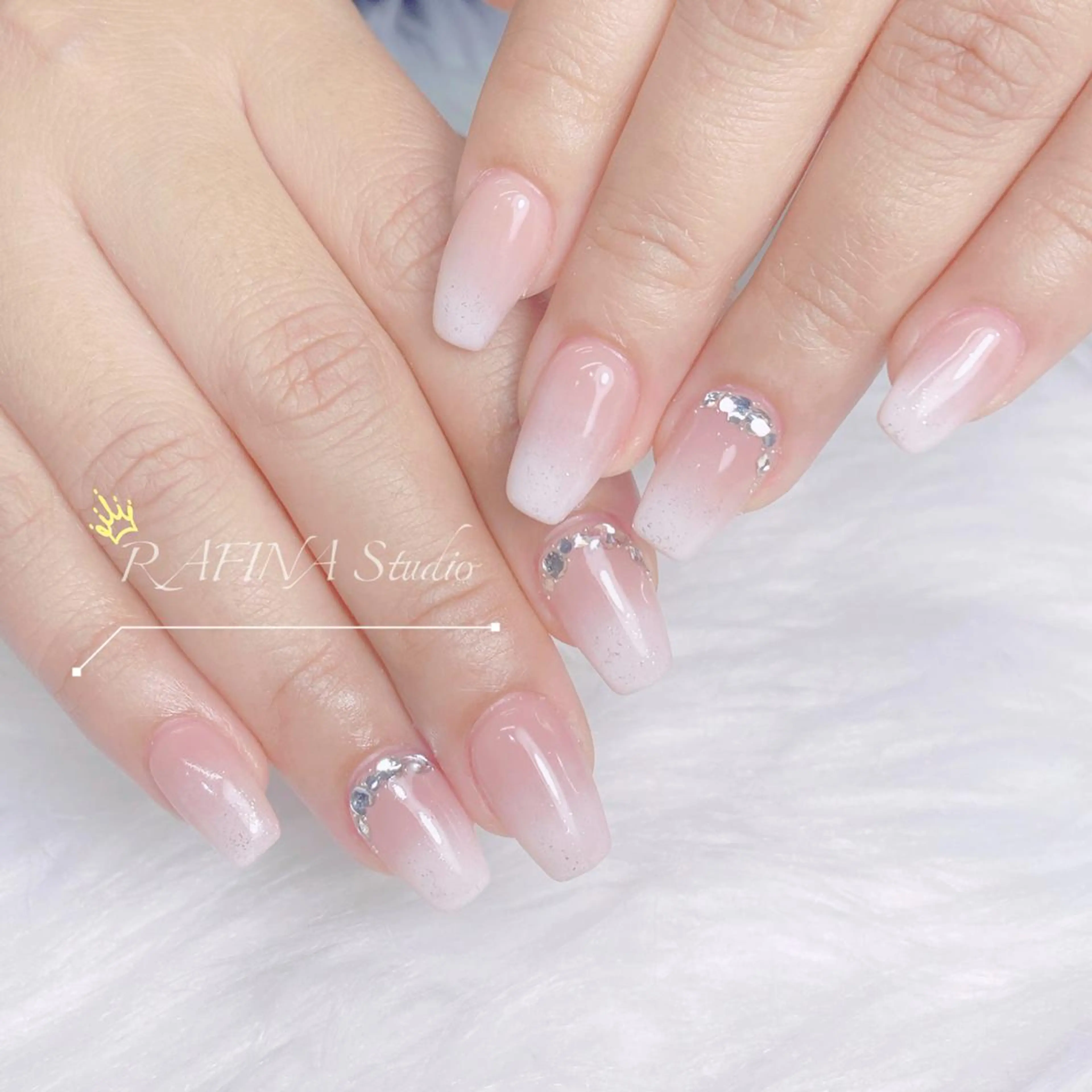 ネイル 桃香 Minaのネイルデザイン