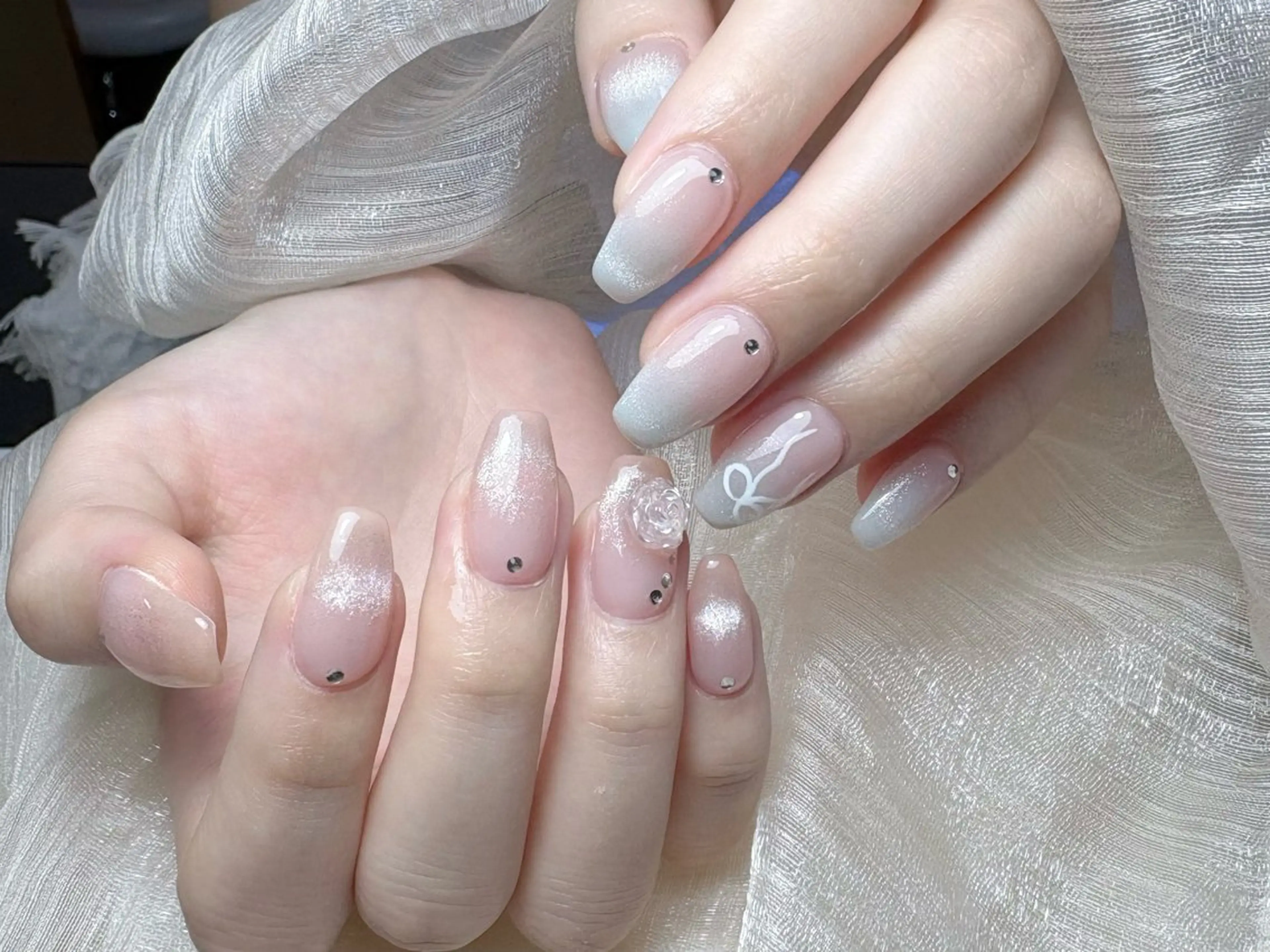 ネイル オーロラネイル チークネイル フレンチネイル ジェルネイル ガラスフレンチ ハンドネイル Nail Jolieのネイルデザイン