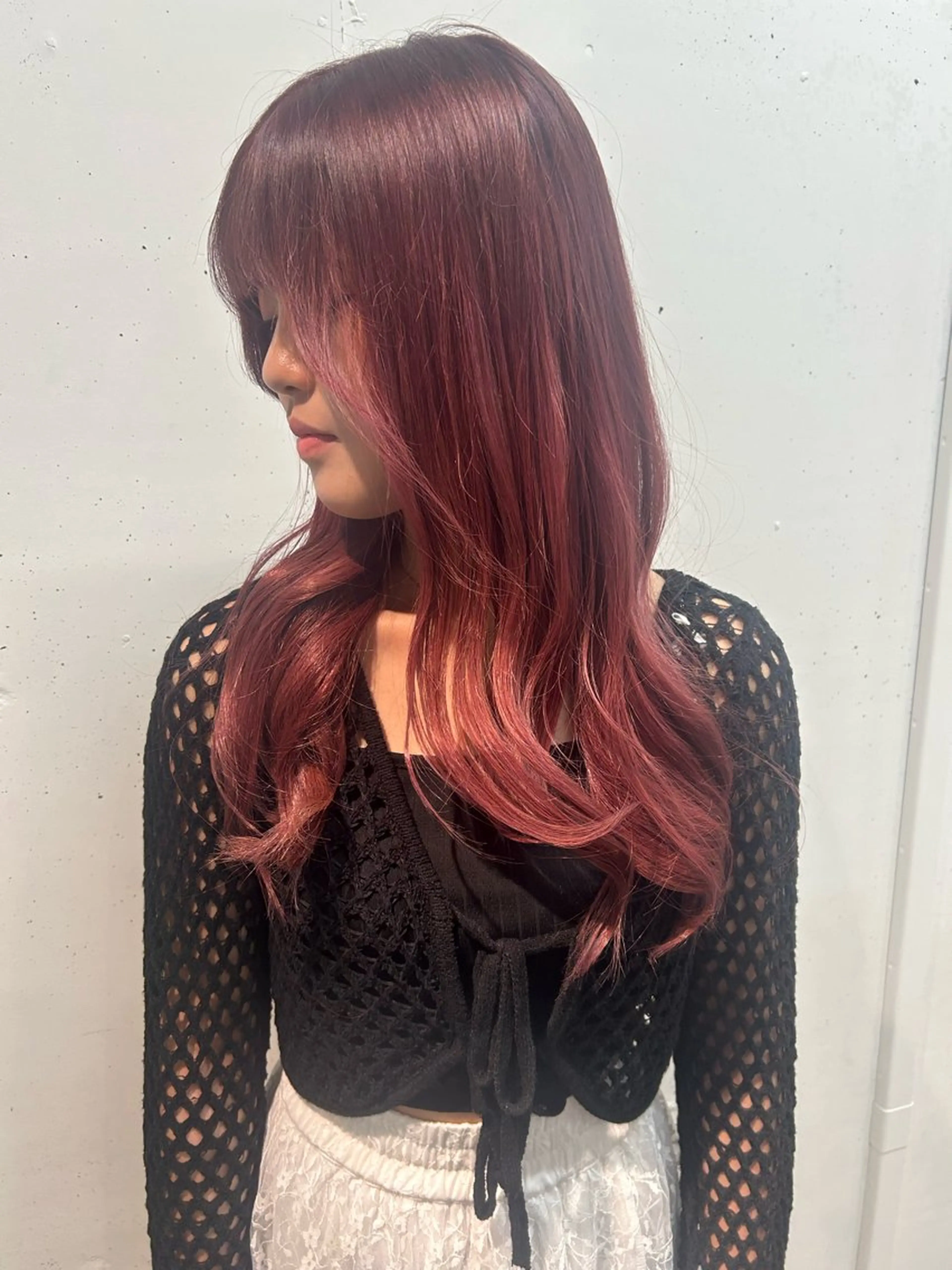 ミディアム カラー レッドカラー ヘアカラー トリートメント ウルフカット レイヤーカット上柿のヘアスタイル