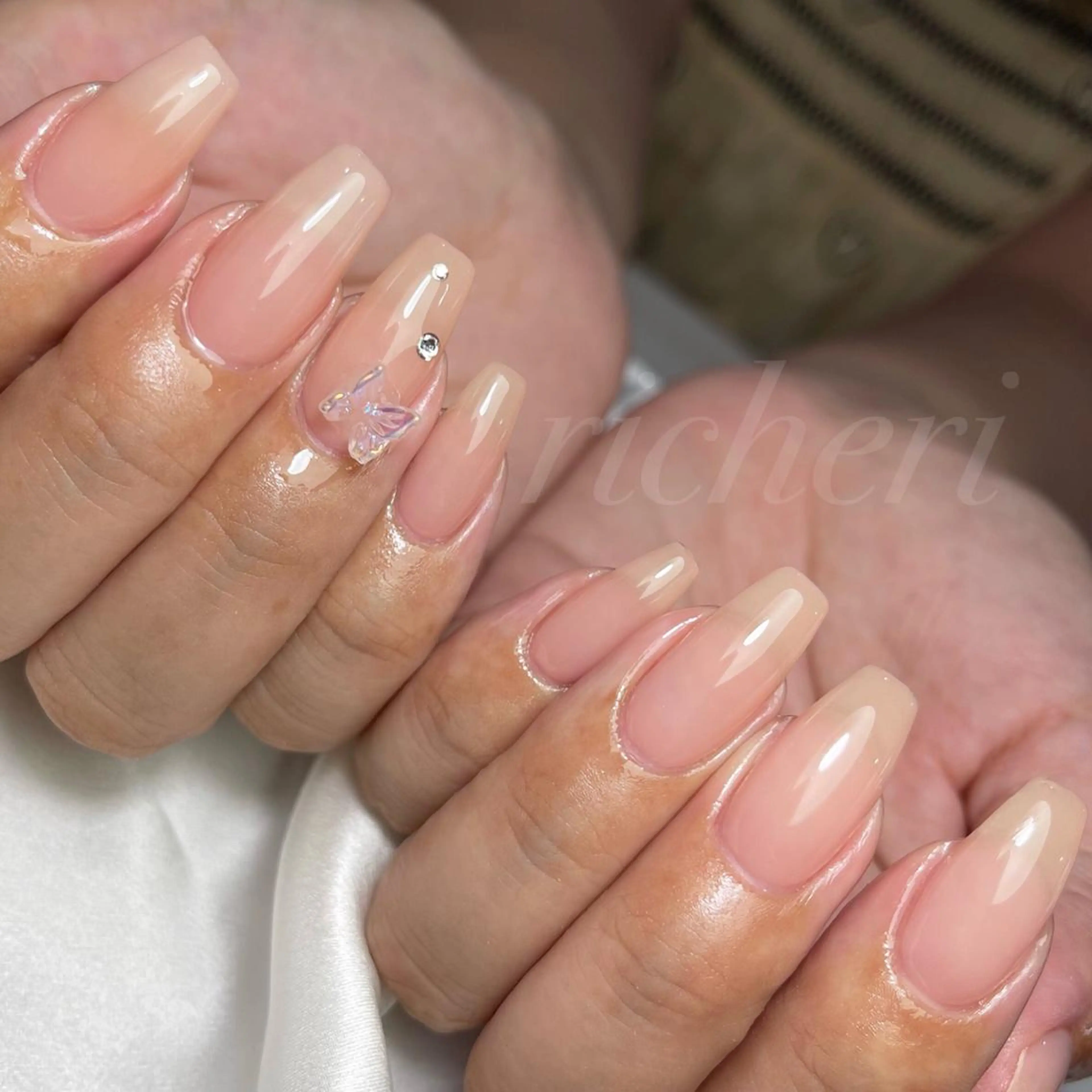 ミディアム ネイル ハンドネイル richeri beautyのエステ・リラクイメージ