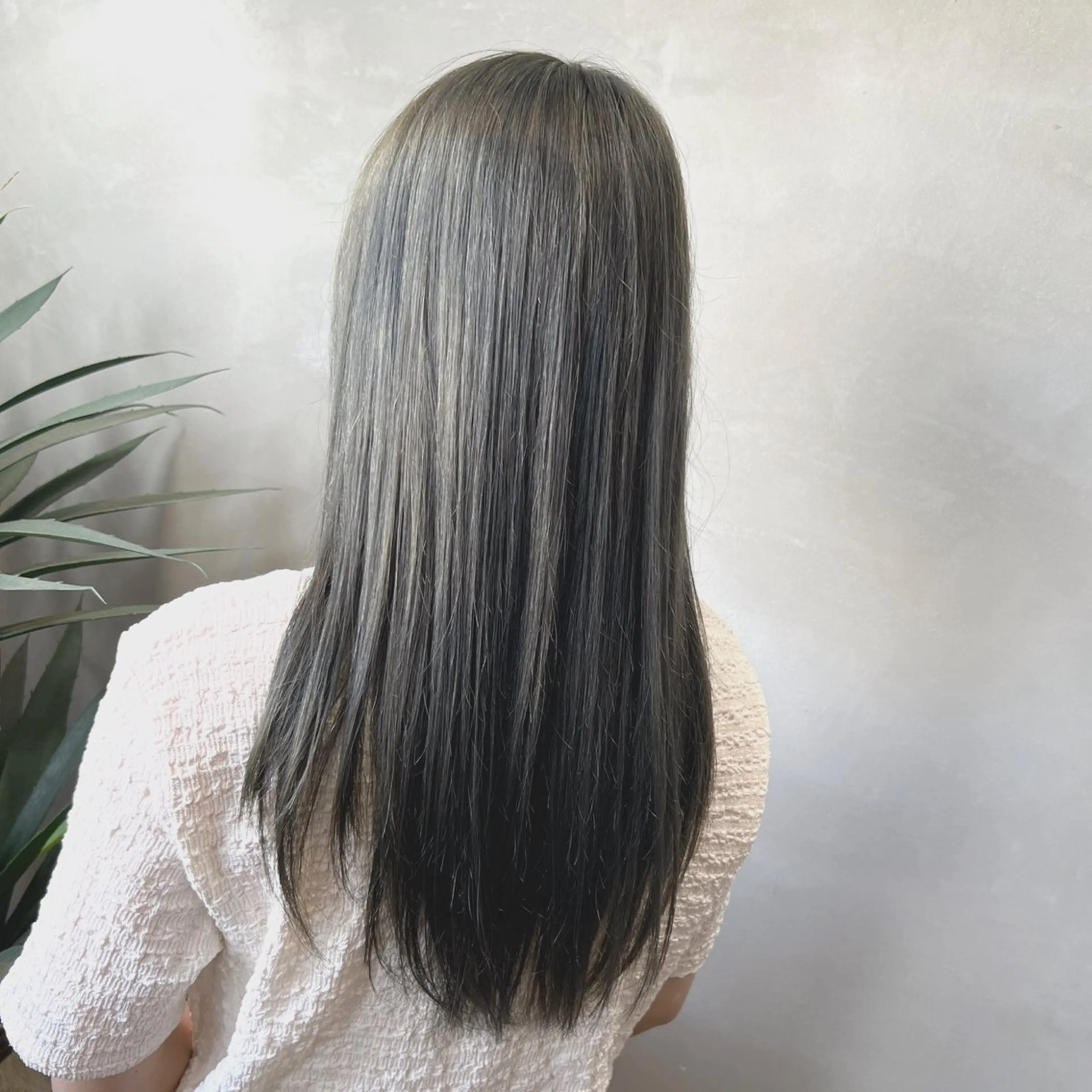 ロング カラー オリーブカラー カット ヘアカラー トリートメント ブリーチなしカラー✨ ダブルカラー✨ワタベのヘアスタイル