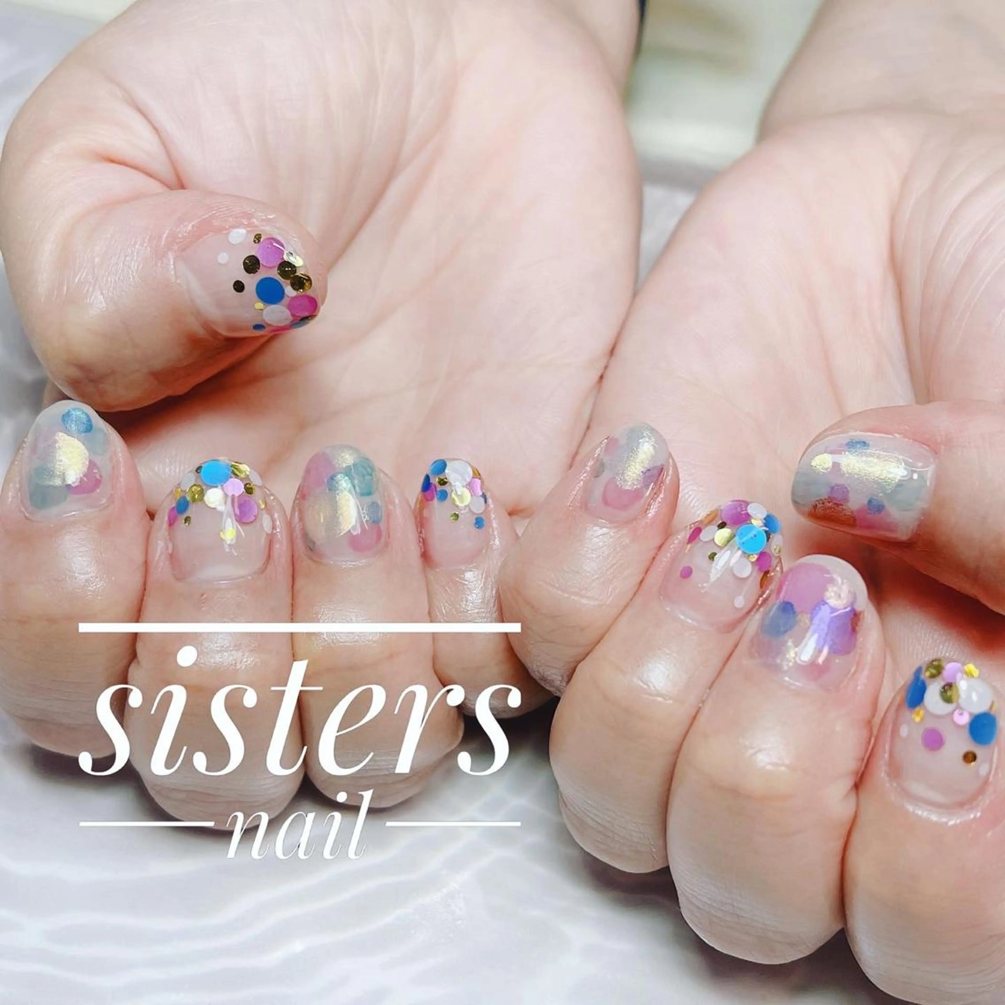ネイル アートネイル グラデーション キラキラネイル ニュアンスネイル 夏ネイル ハンドネイル ハンドケア sisters nail.fのネイルデザイン