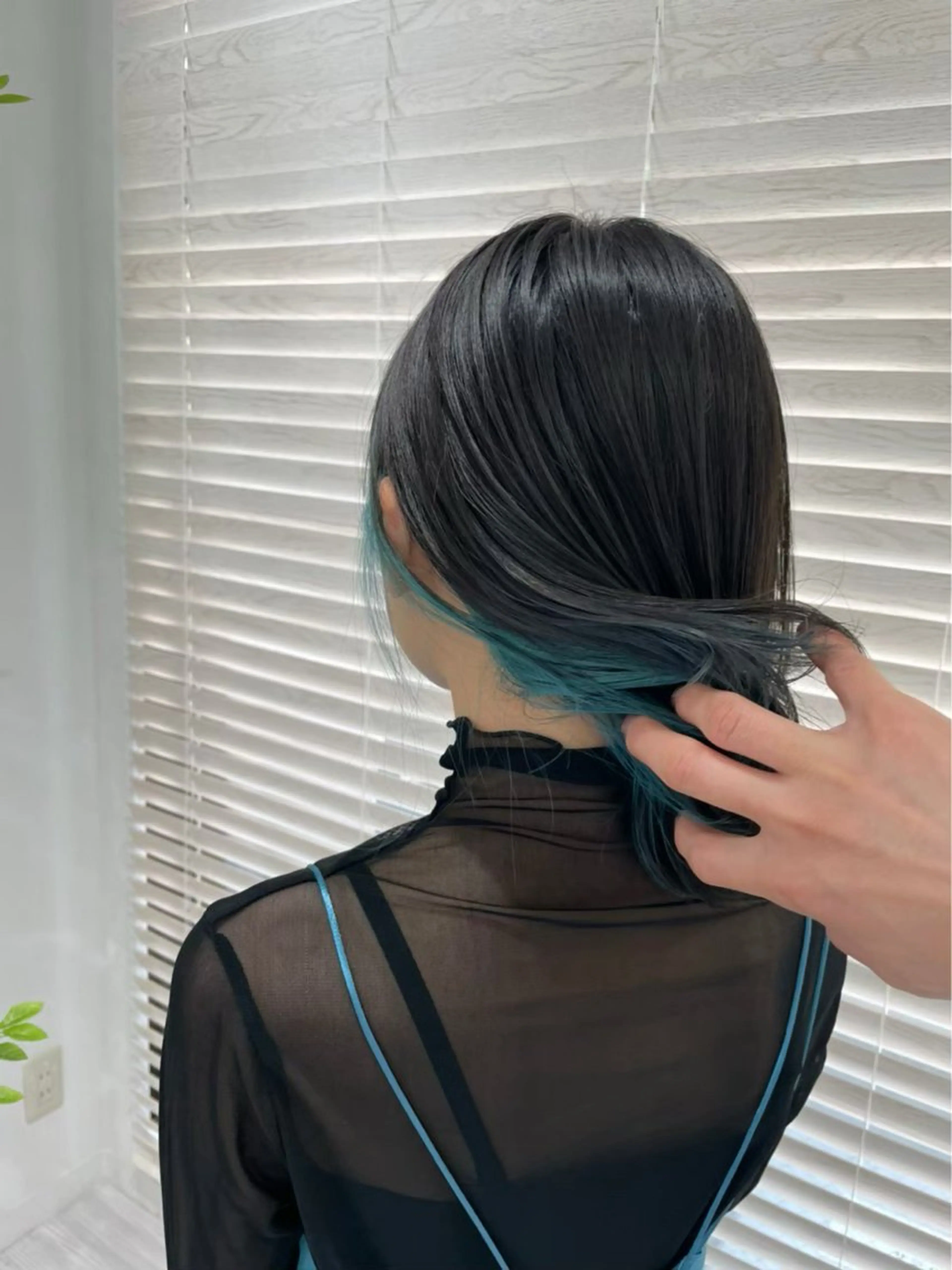 ミディアム カラー ブルーカラー イヤリングカラー SHOEI 【nero】のヘアスタイル