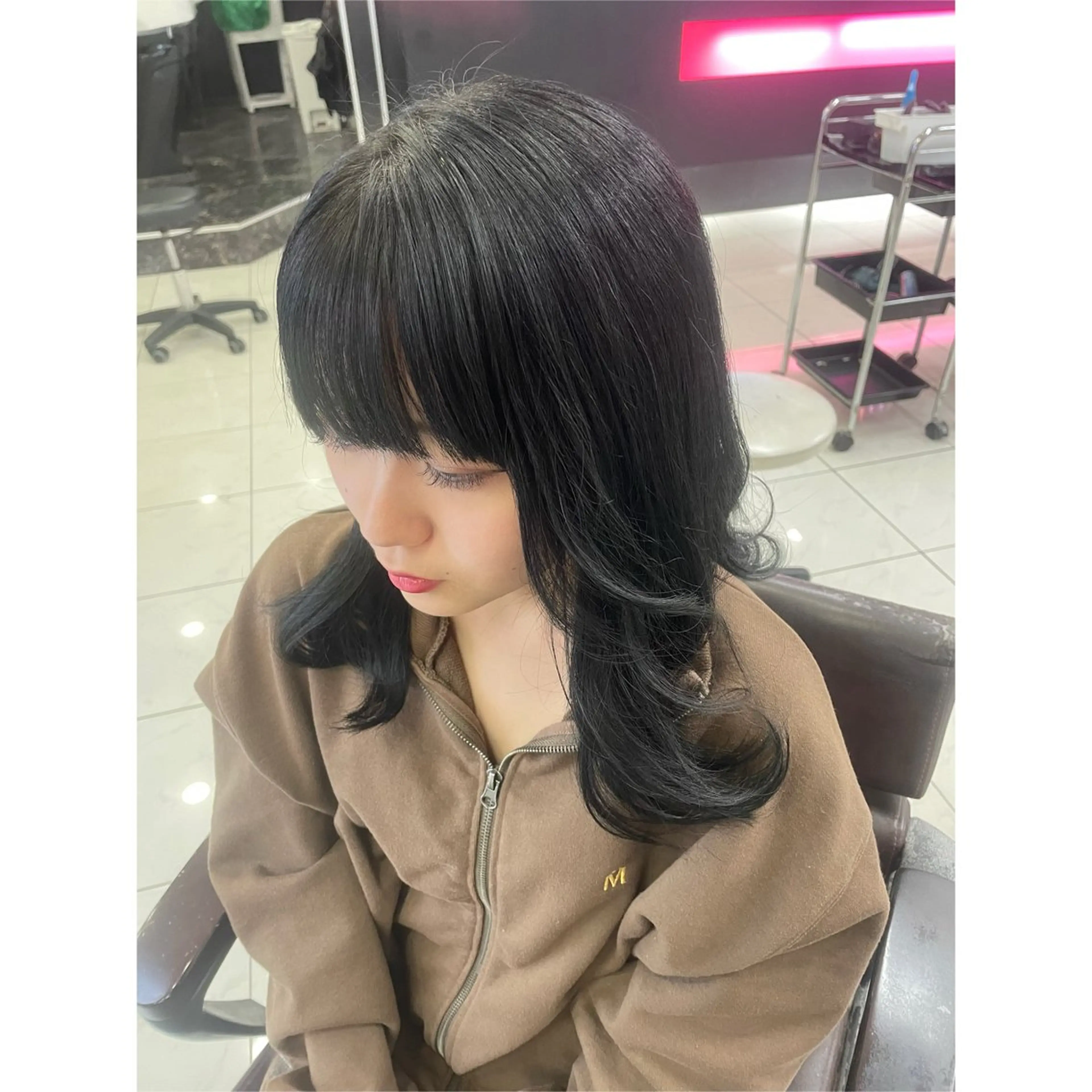 ミディアム カラー ヘアアレンジ シールエクステ バレイヤージュ ベージュカラー ブリーチ ケアブリーチ M. KANAのヘアスタイル