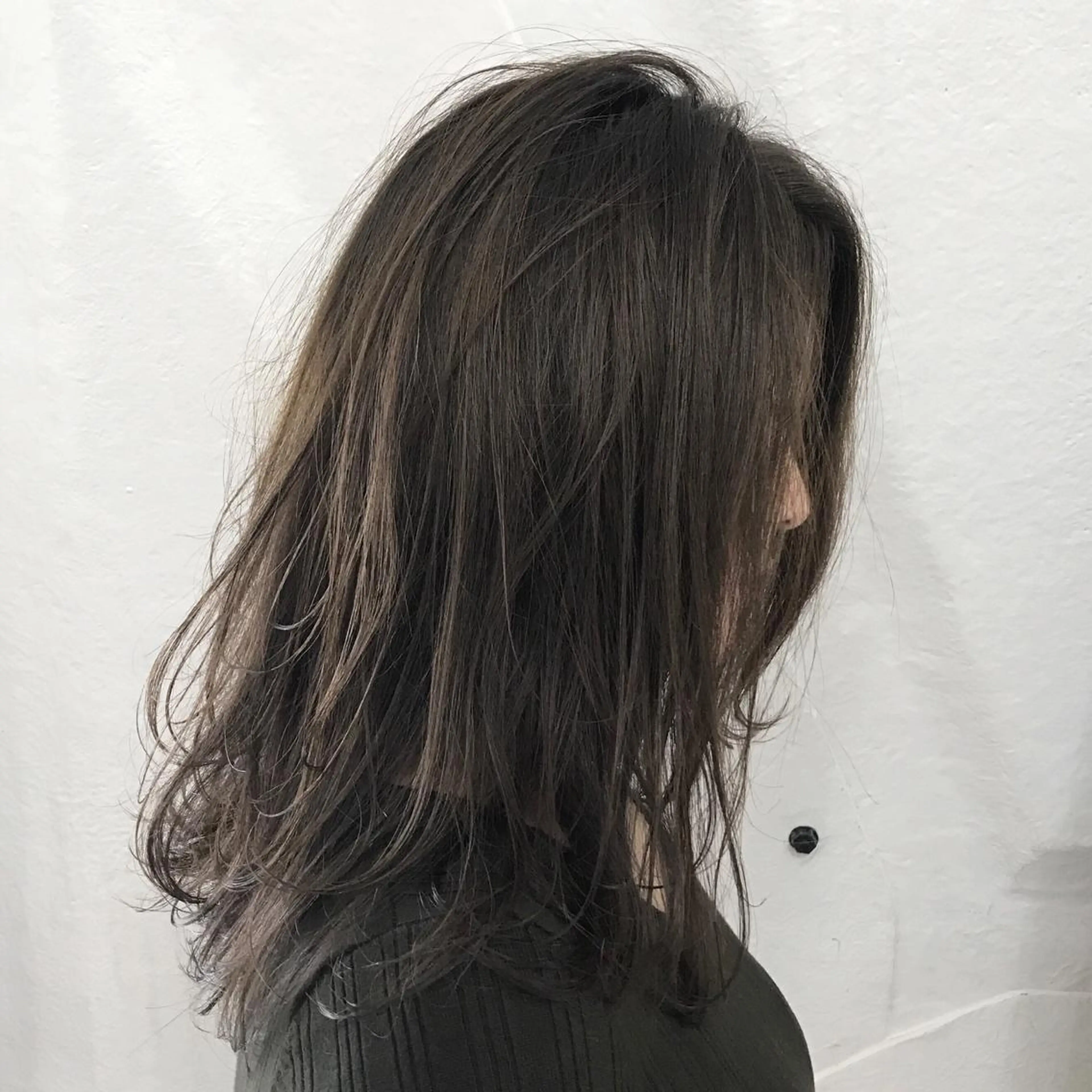 セミロング カラー レイヤーカット K-POP好き美容師 🇰🇷Kai.Yのヘアスタイル